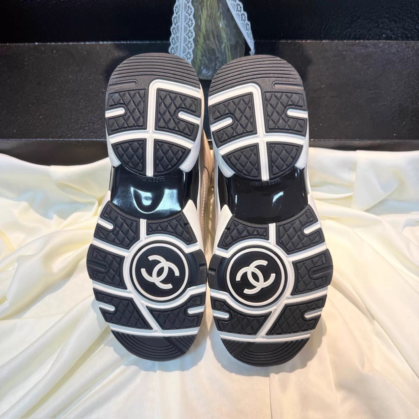 Chanel CHANEL 24K Rose Gradient CC Sneakers 36 99 New Size US 5.5 / IT 35.5 - 6 Thumbnail