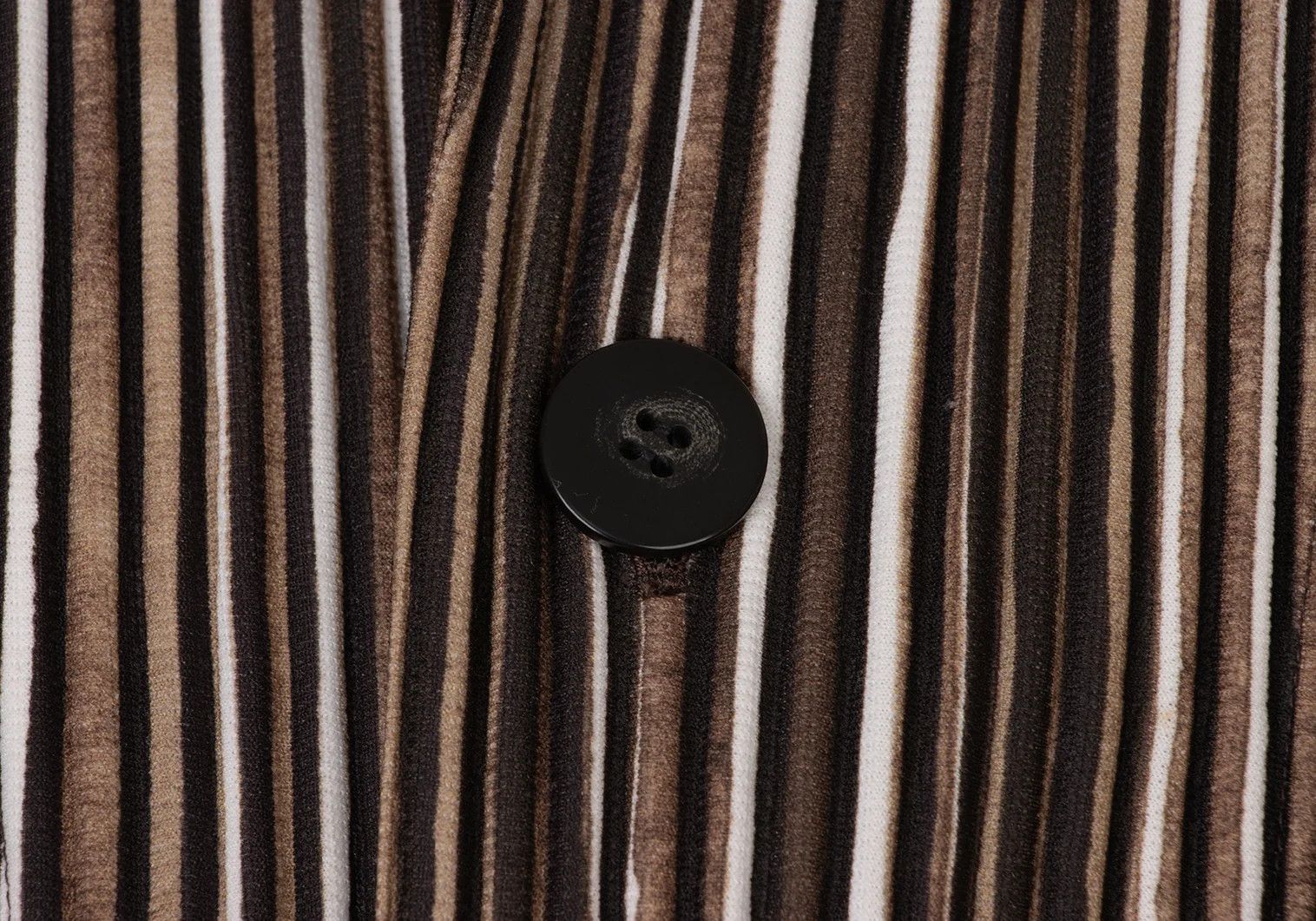 Issey Miyake Stripe Pleats 2B Jacket in Brown, White, and Black Size US S / EU 44-46 / 1 - 4 Thumbnail