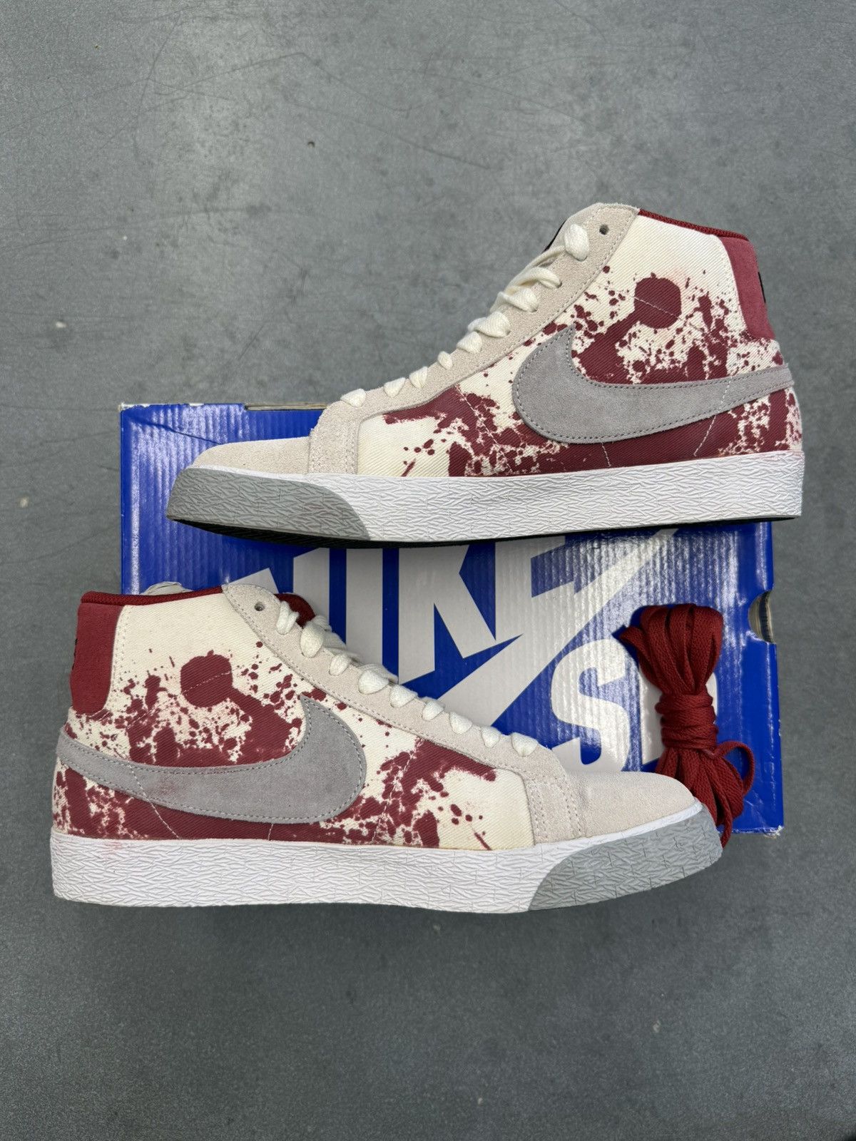Nike 2009 Nike SB Blazer Blood Splatter Size US 10 / EU 43 - 2 Thumbnail