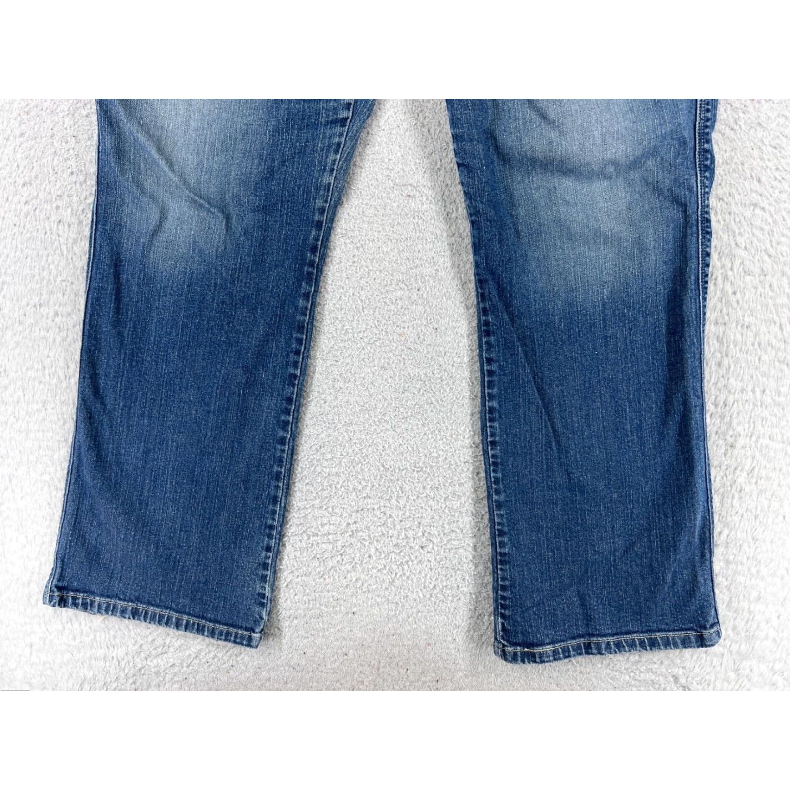 Levi's Levi's Women's Jeans Bootcut 18 High Rise Blue Denim Cotton 35x31 Fall Winter Summer Spring Size 40" / US 18 - 2 Thumbnail