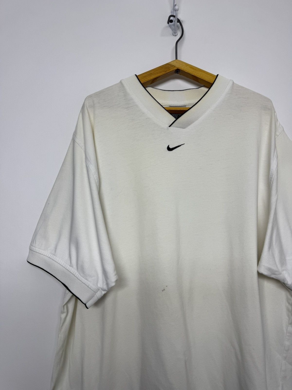 Nike Vintage Y2k Nike swoosh streetwear center logo tee Size US XL / EU 56 / 4 - 6 Thumbnail