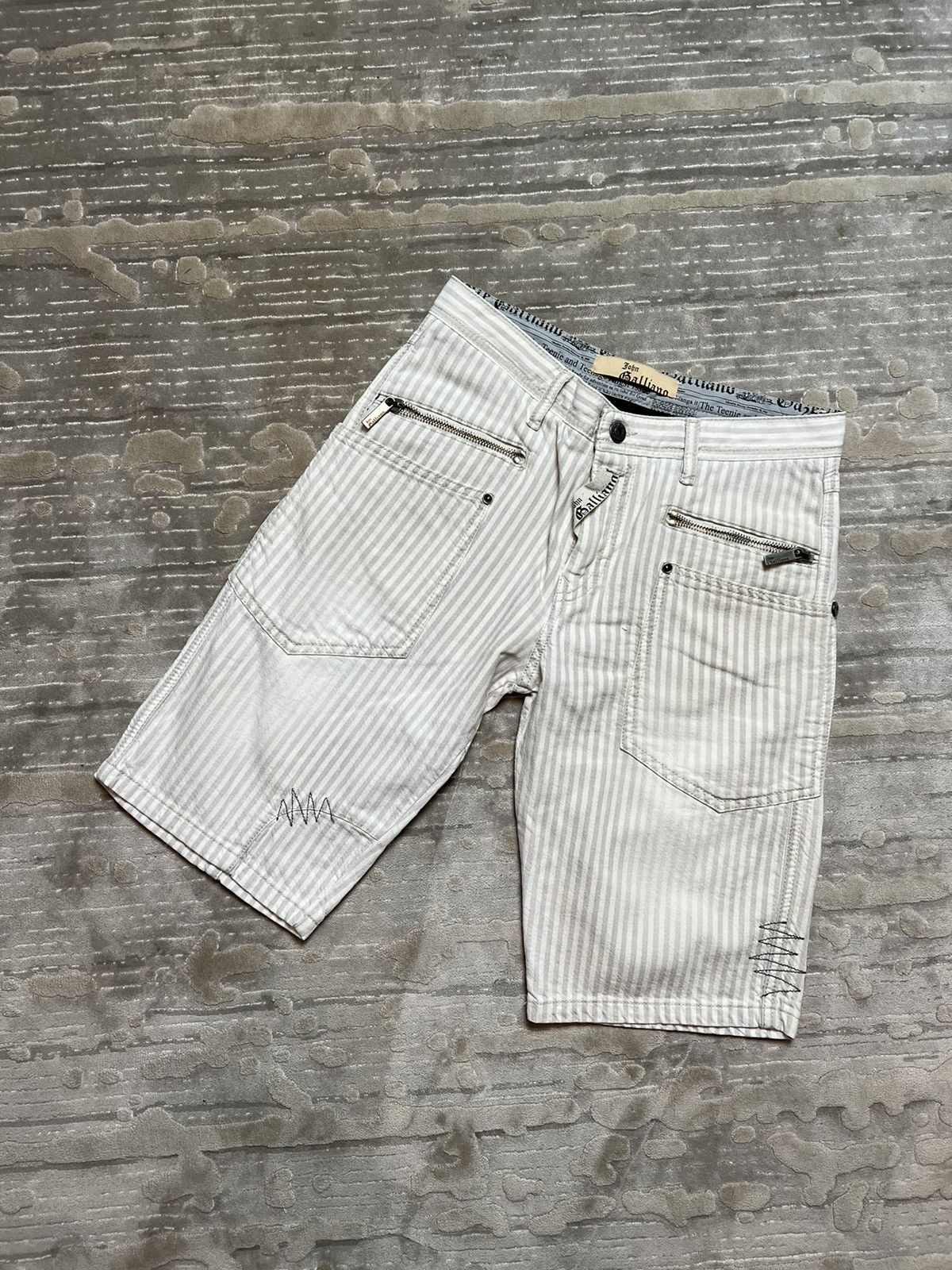 John Galliano Galliano designer shorts Italy luxury Size US 28 / EU 44 - 4 Thumbnail