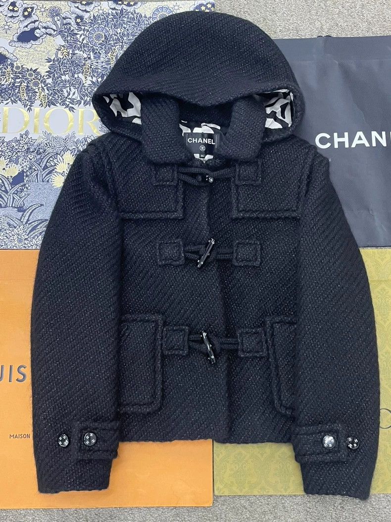 Chanel Chanel Black ox horn buckle hooded college tweed coat Size XXS / US 00 / IT 34 - 1 Thumbnail