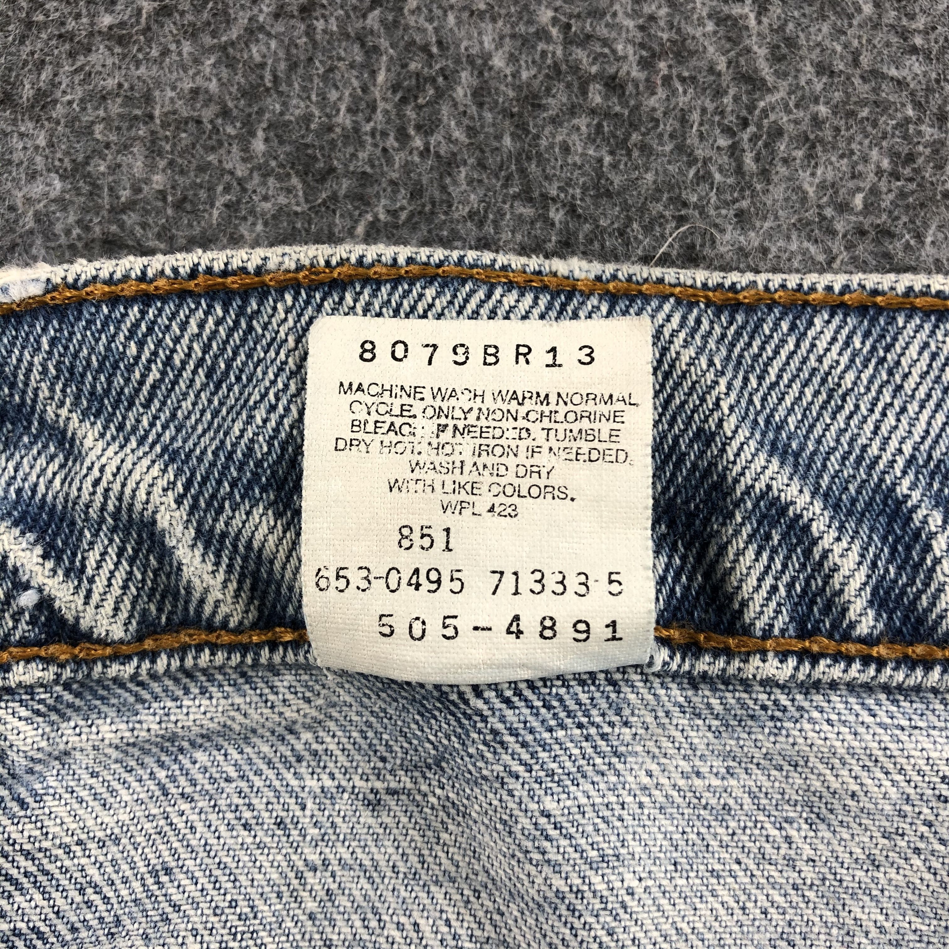 Levi's Vintage 90s Light Wash Levis 505 Jeans-J1659 Size US 37 - 16 Thumbnail