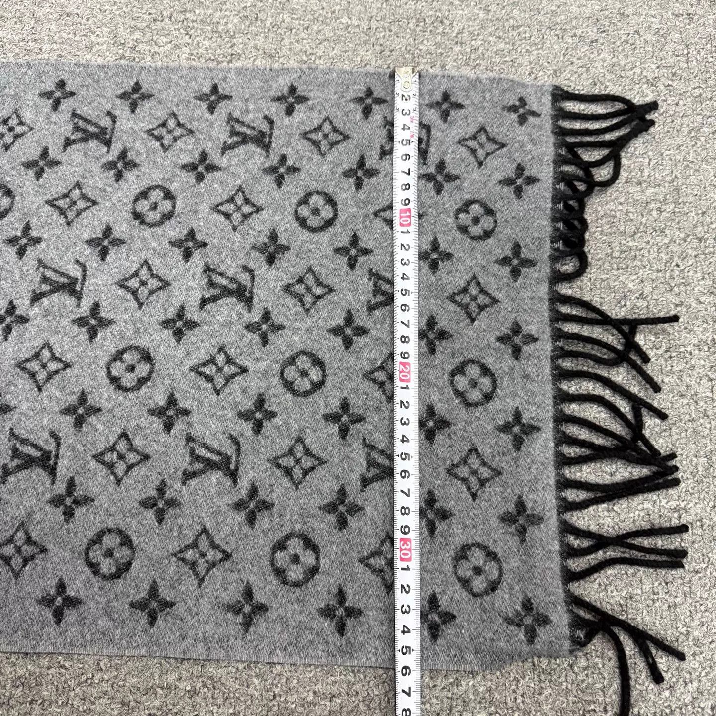 Louis Vuitton LV ombre allover monogram wool scarf unused Size ONE SIZE - 6 Thumbnail