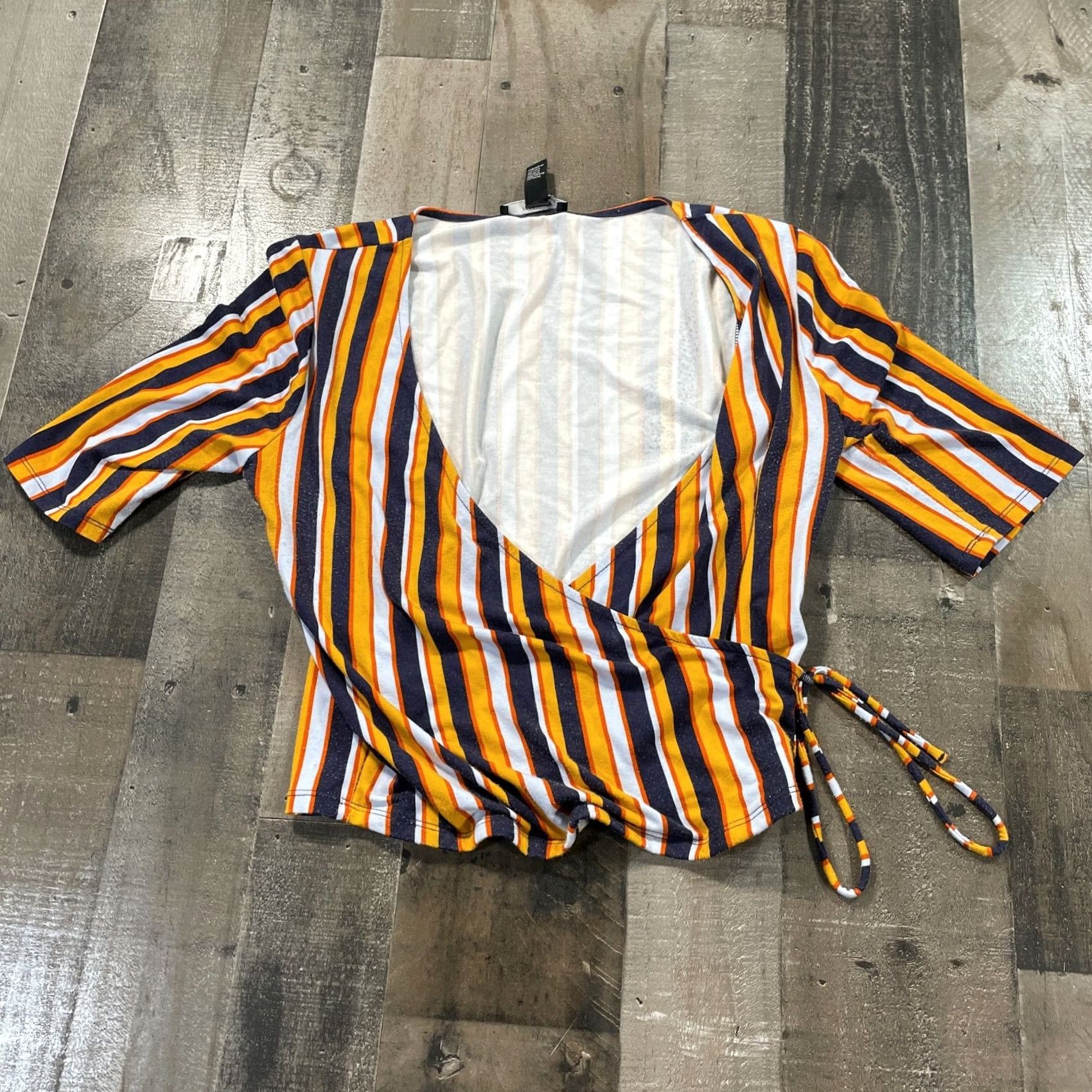 Forever 21 FOREVER 21 Top Womens Large Yellow Striped Half Sleeve Self Tie Wrap Blouse V-Neck Casual Shirt Size L / US 10 / IT 46 - 2 Thumbnail