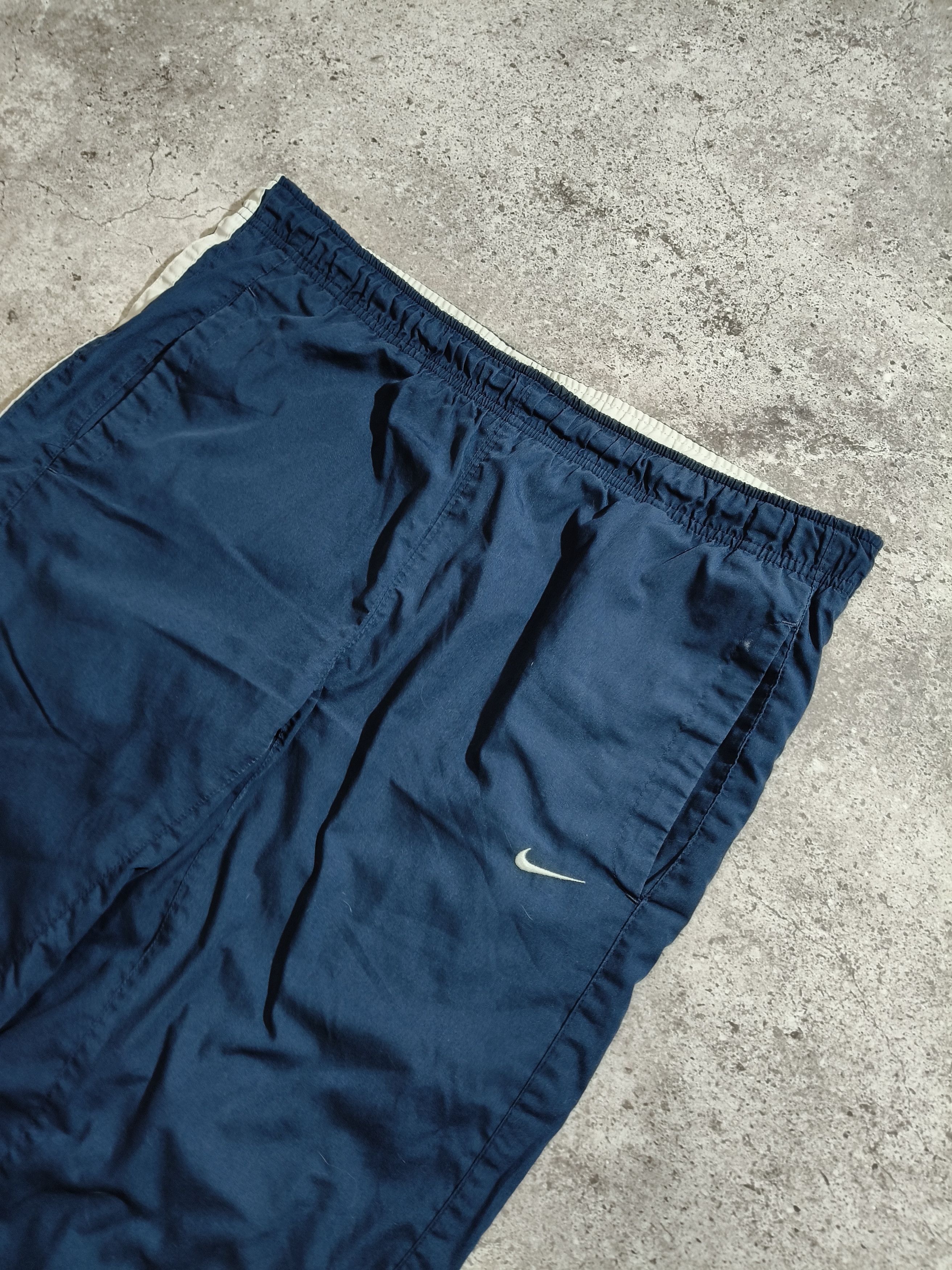 Nike Nike Vintage Nylon Track Pants Size US 32 / EU 48 - 4 Thumbnail