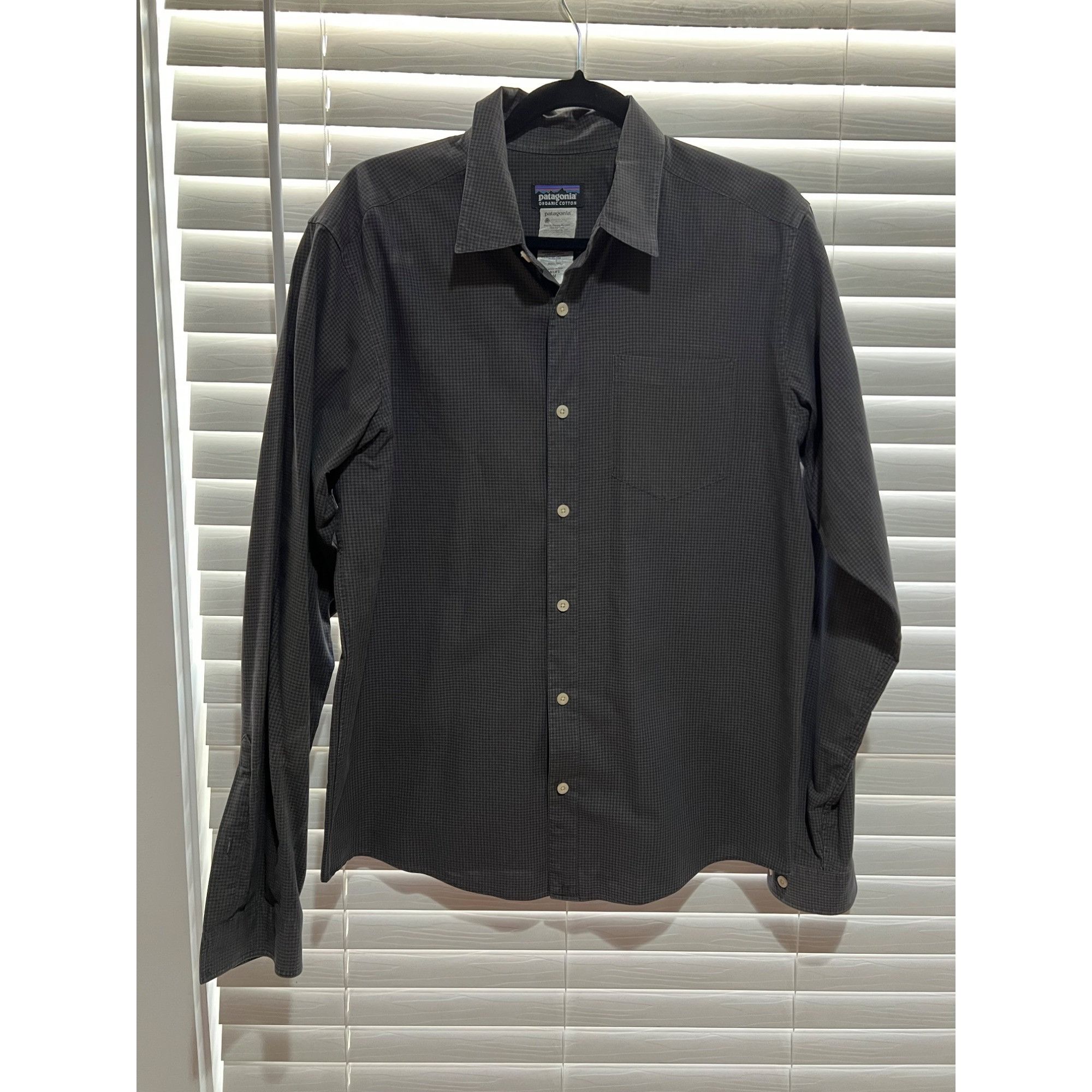 Patagonia Patagonia Long Sleeve Button Up Shirt - Size M Size US M / EU 48-50 / 2 - 1 Thumbnail