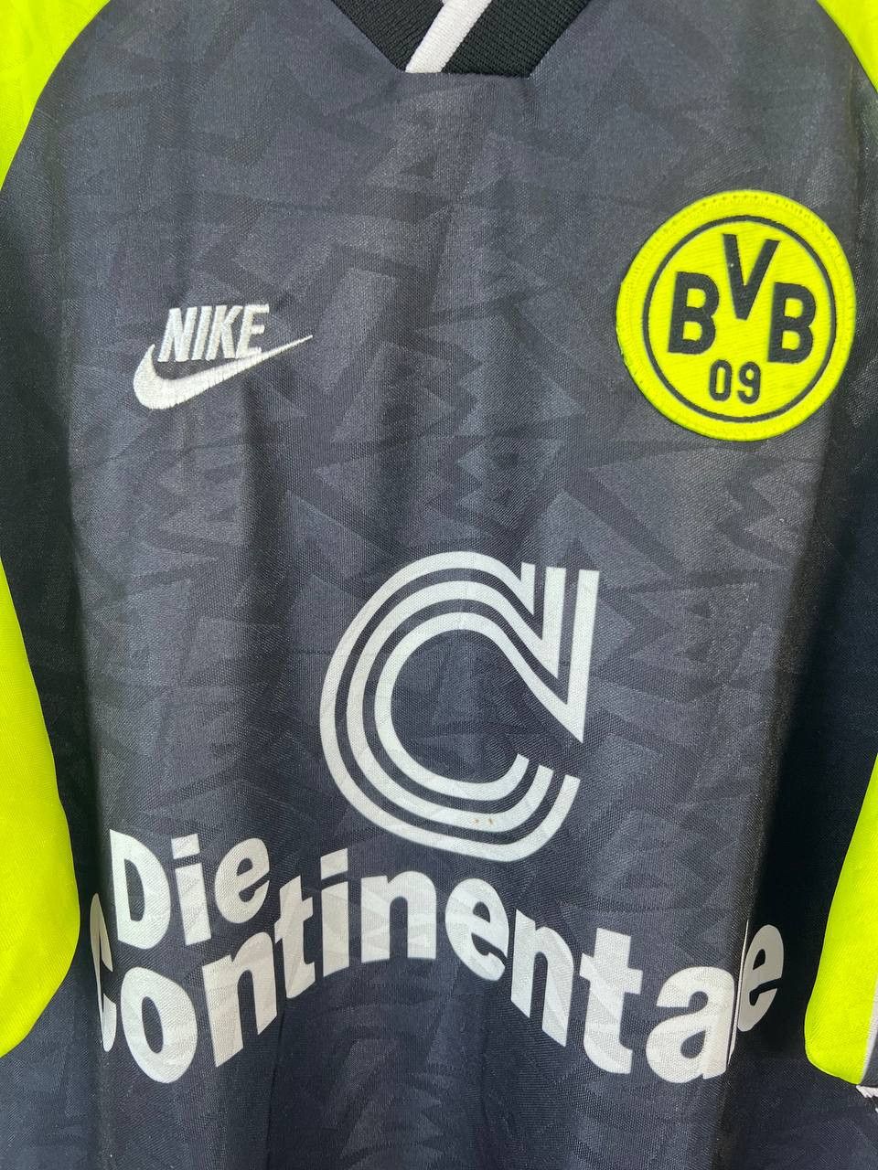 Nike BORUSSIA DORTMUND 1995-1996 MOLLER AWAY SOCCER JERSEY Sz XL Size US XL / EU 56 / 4 - 2 Thumbnail