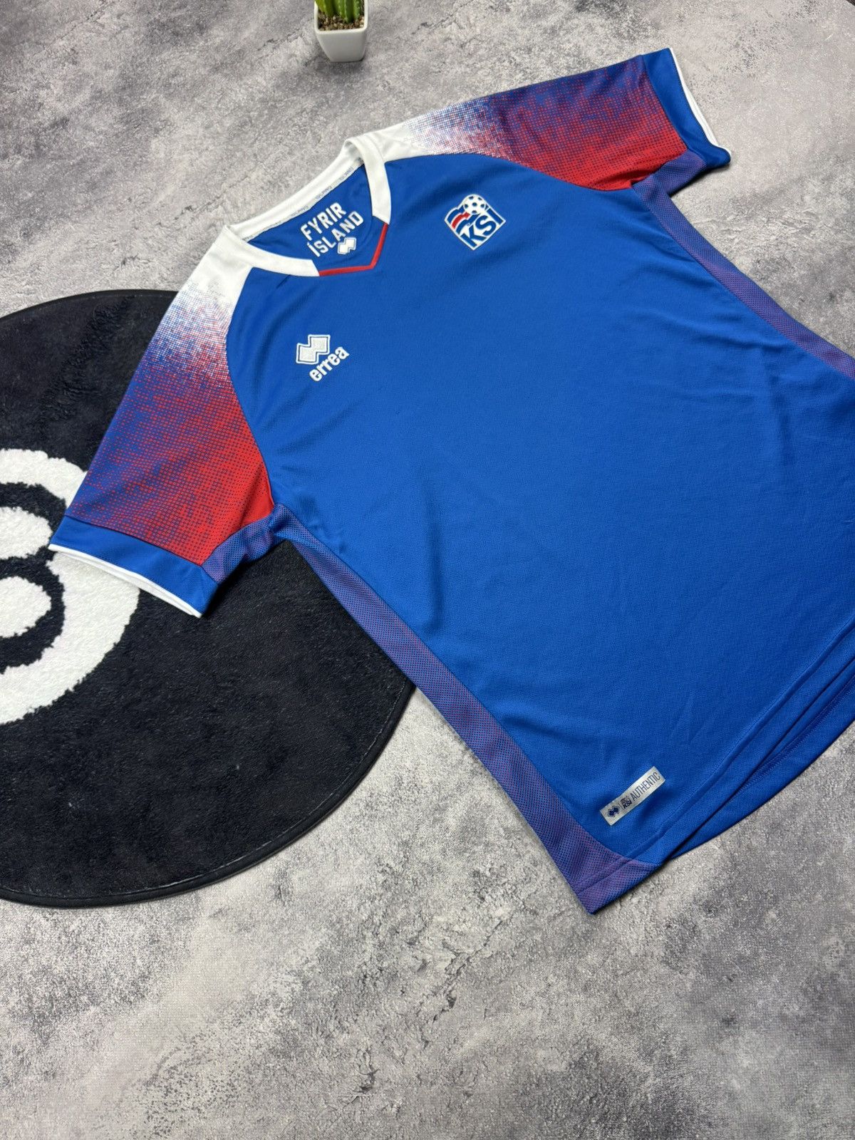 Errea ICELAND TEAM 2018/2019 FOOTBALL JERSEY HOME ERREA ORIGINAL Size US L / EU 52-54 / 3 - 4 Thumbnail