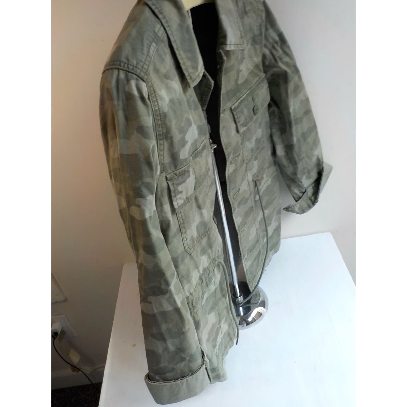 American Eagle Outfitters AMERICAN EAGLE Womens Camo Jacket Drawstring Waist Cotton SZ SMALL Jacket Womens Small Camouflage Army Multicolor 100% Cotton Casual 90s? Size S / US 4 / IT 40 - 4 Thumbnail