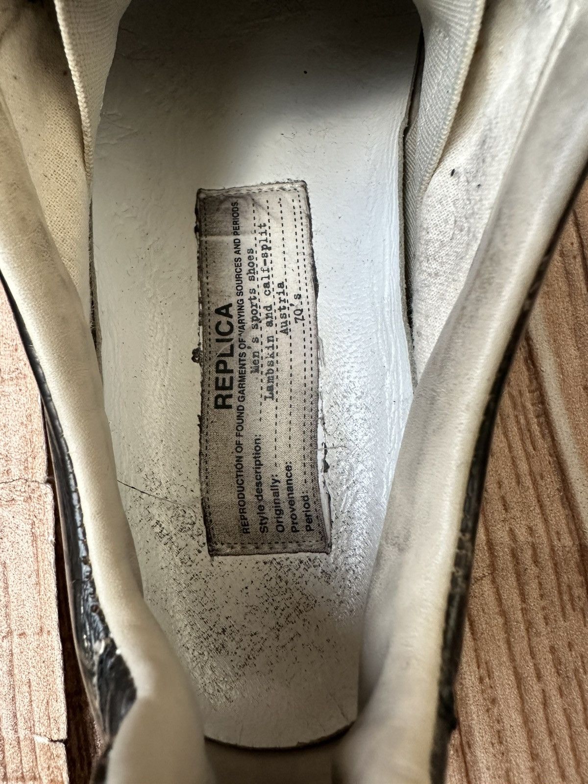 Maison Margiela Maison Margiela Black/Silver Metallic Leather Lowtop Sneaks Size US 7 / IT 37 - 15 Thumbnail