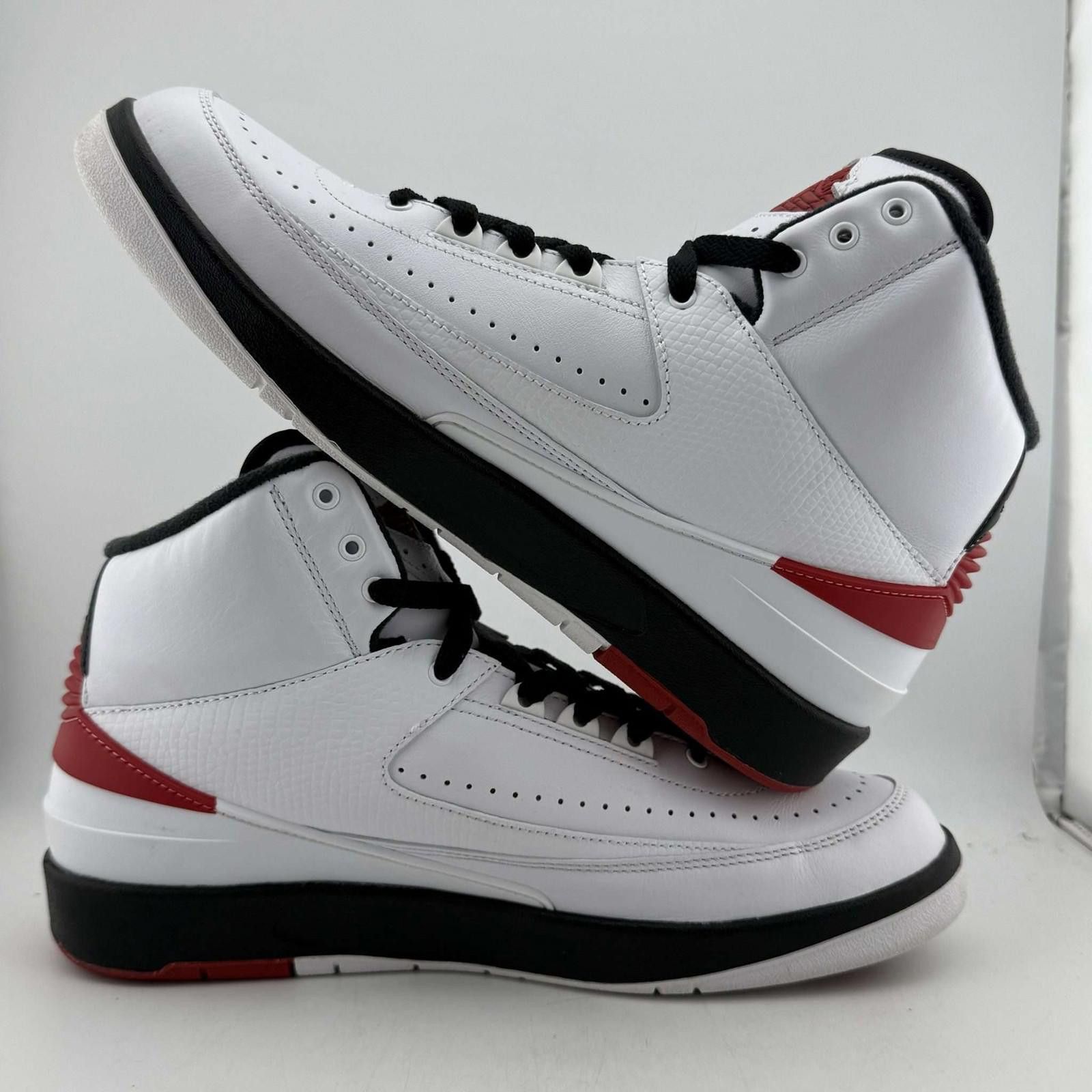 Nike Air Jordan 2 Retro White/Varsity Red-Black 9.5 Used OG Box Size US 9.5 / EU 42-43 - 7 Thumbnail