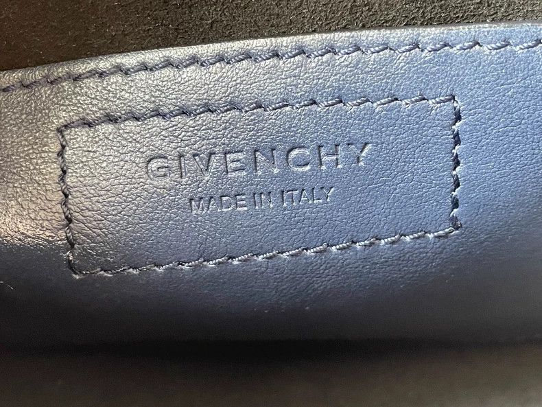 Givenchy Givenchy Chain Single Shoulder Crossbody Bag, Complete wit Size ONE SIZE - 7 Thumbnail