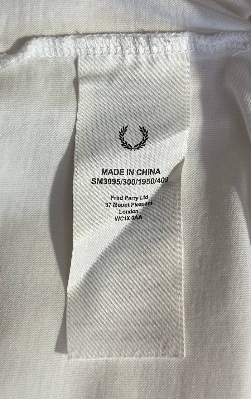 Fred Perry FRED PERRY big embroidered logo T-Shirt laurel wreath Size US M / EU 48-50 / 2 - 8 Thumbnail