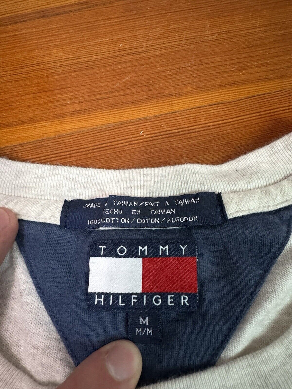 Tommy Hilfiger × Tommy Jeans Vintage Tommy Hilfiger Spell Out Shirt Embroidered Medium Size US M / EU 48-50 / 2 - 6 Thumbnail