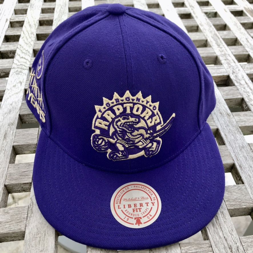 Mitchell & Ness Toronto Raptors 15 Patch Gold UV NBA HWC Snapback Hat Size ONE SIZE - 2 Thumbnail