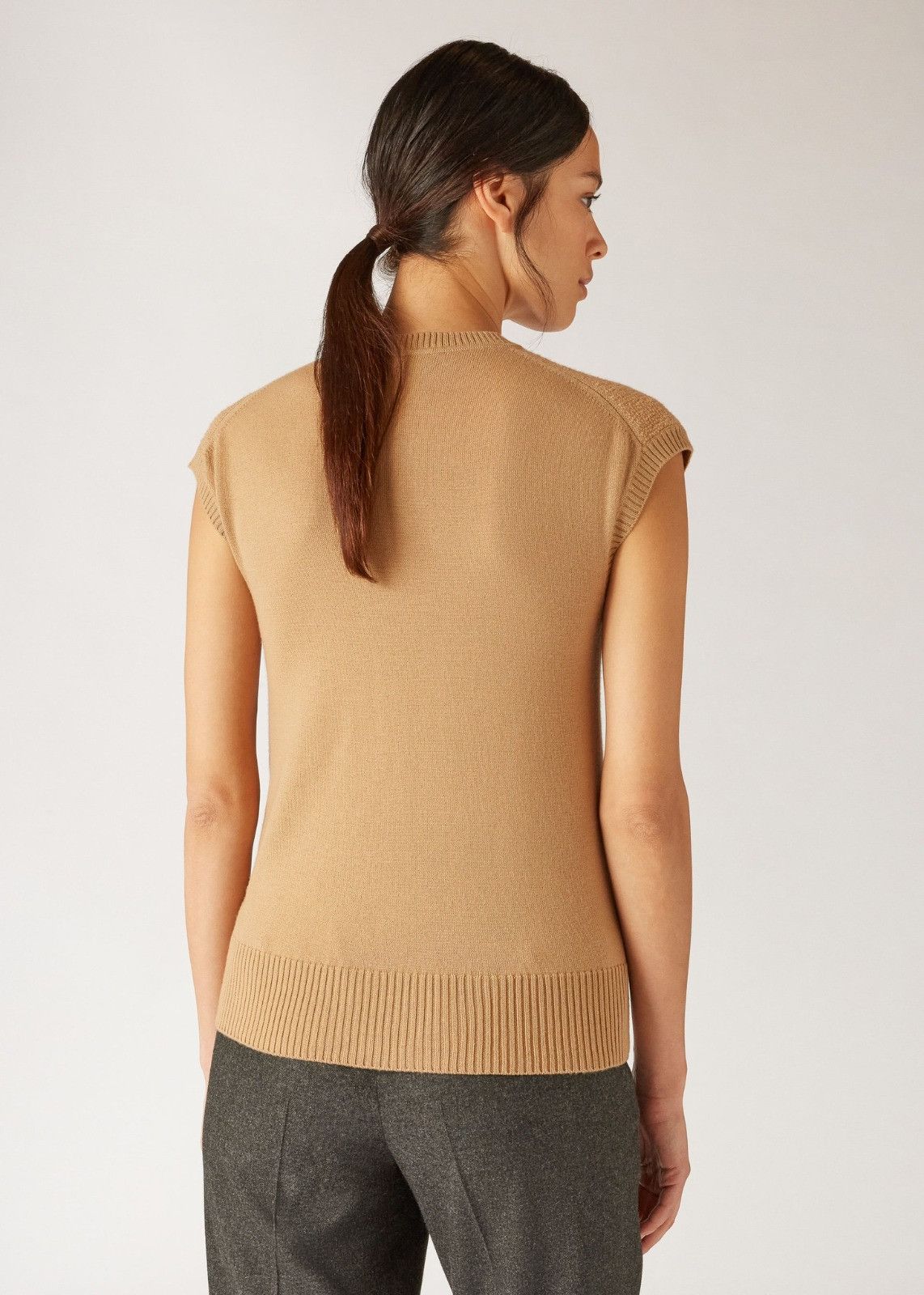 Loro Piana o1srvl11e0125 Wetherlam Top in Camel Size S / US 4 / IT 40 - 3 Thumbnail