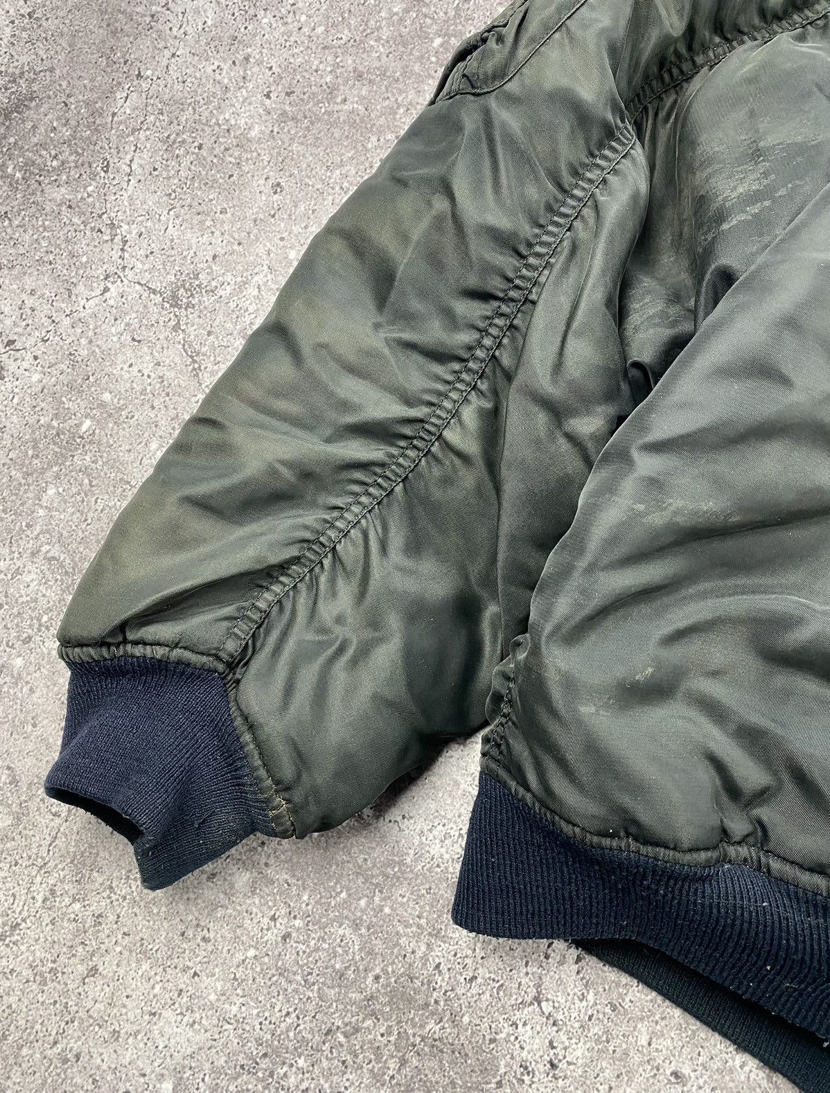 Vintage 90s Boxy MA-1 Military Reversible FADED Bomber DISTRSSED Size US L / EU 52-54 / 3 - 17 Thumbnail