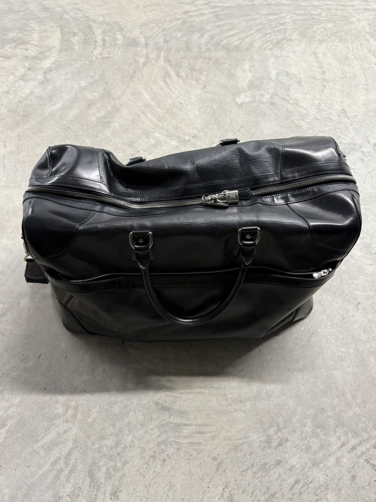 Louis Vuitton Louis Vuitton Epi Leather Duffle Bag Size ONE SIZE - 1 Thumbnail
