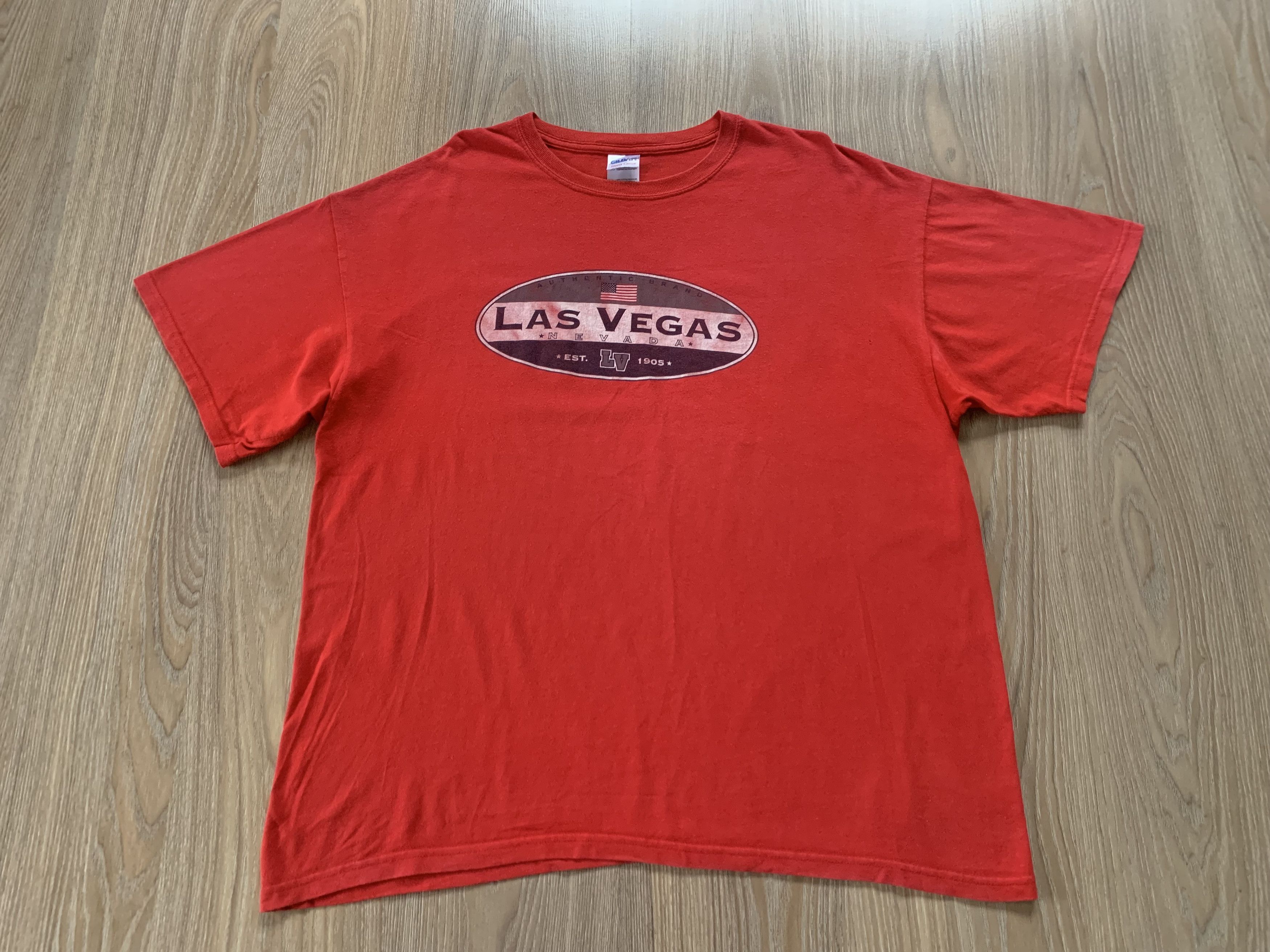 Gildan Vintage Gildan Las Vegas Printed T Shirt Size US XL / EU 56 / 4 - 2 Thumbnail