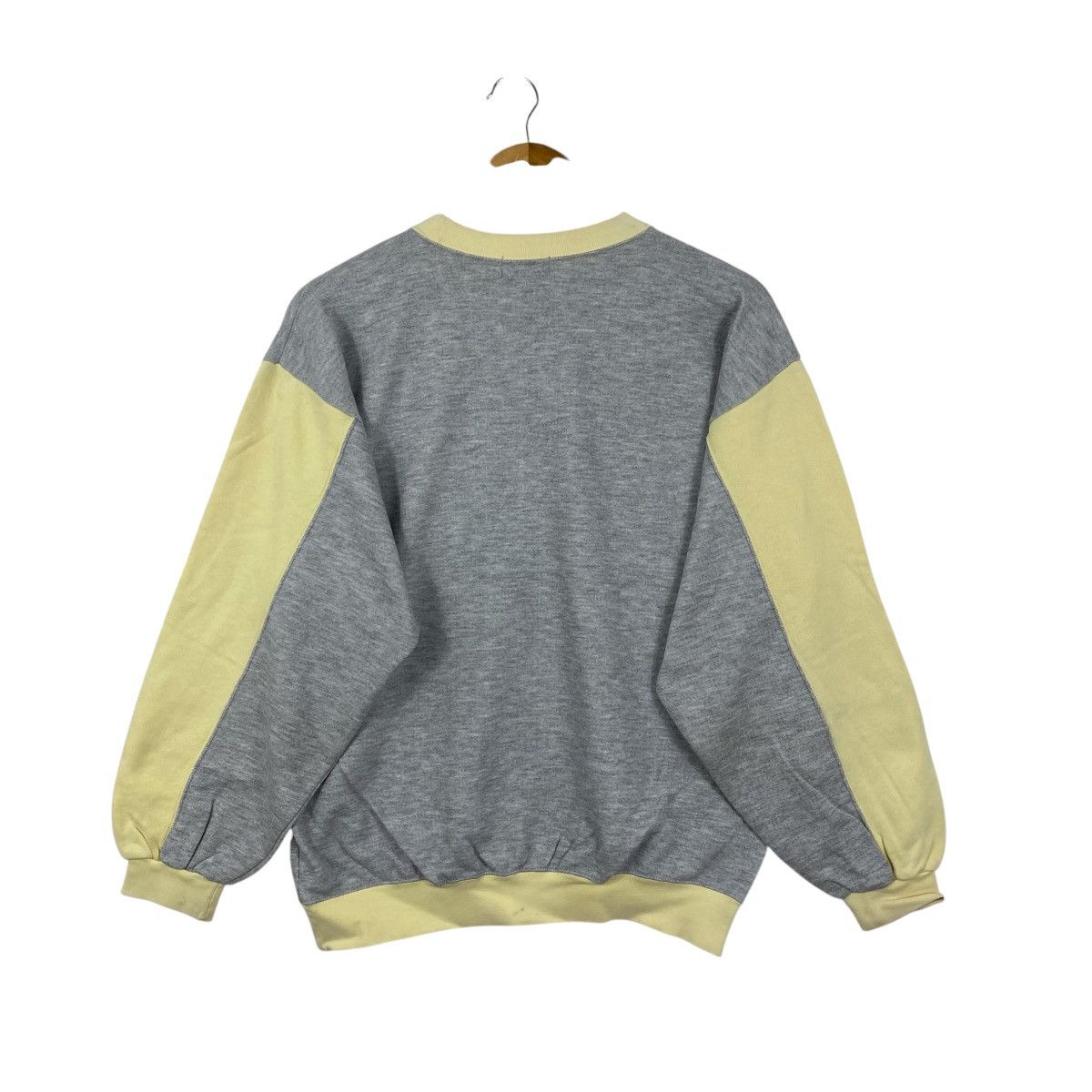 NBA Vtg 90s NBA Capital Industry Tokyo Colorblock Sweatshirt Size US M / EU 48-50 / 2 - 2 Thumbnail