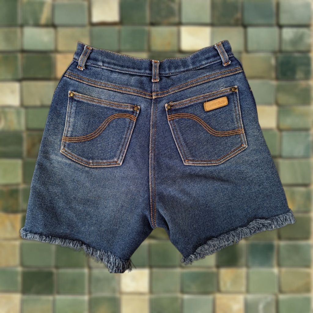 Vintage VINTAGE Cut Off Shorts Women High Rise 80s Denim Raw Hem 25x4 USA 1980s Mom Slim Fit Blue Clothing Chic Shorts Girls? Size 26" / US 2 / IT 38 - 1 Thumbnail
