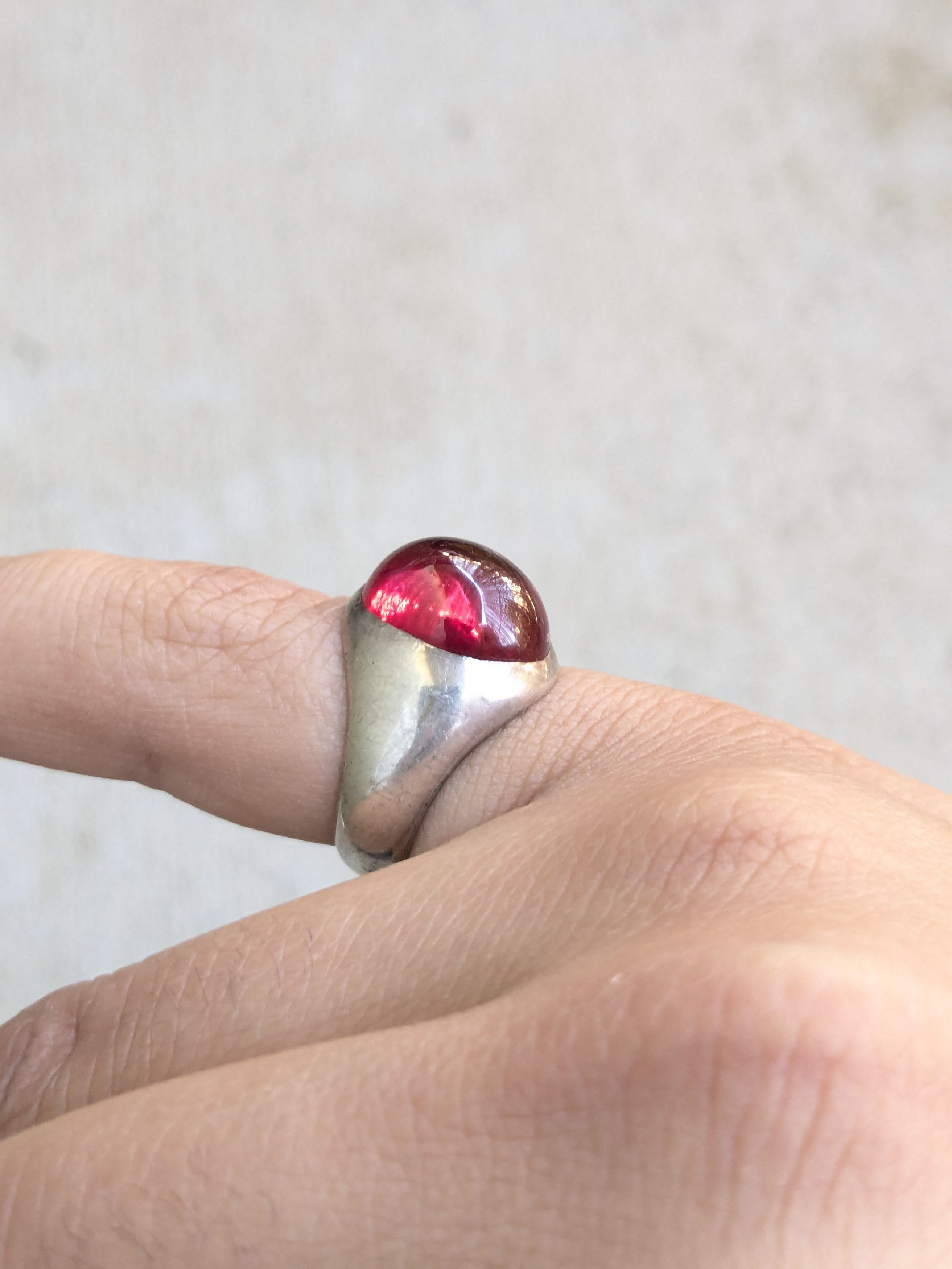 Jewelry Vintage Sterling Silver Ring Red Glass Oval Cabochon 7 Size ONE SIZE - 10 Thumbnail