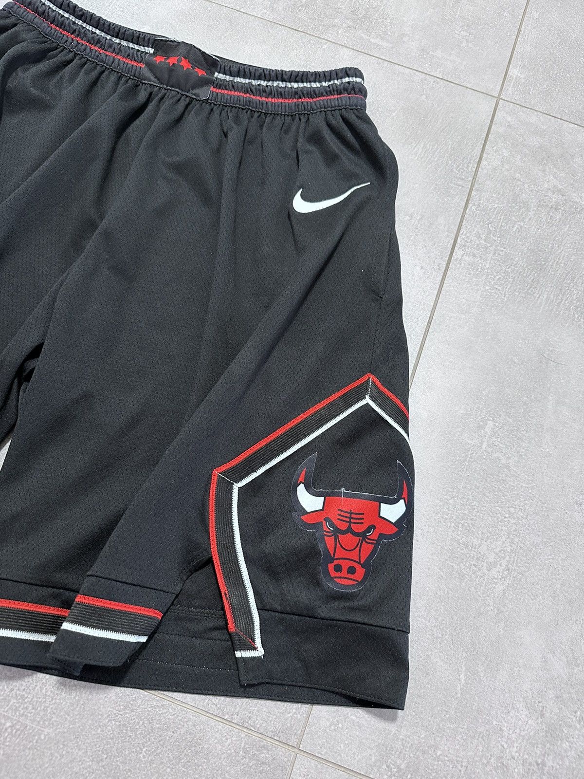 NBA × Nike Nike Chicago Bulls Authentic Black NBA Engineered Shorts L Size US 34 / EU 50 - 3 Thumbnail