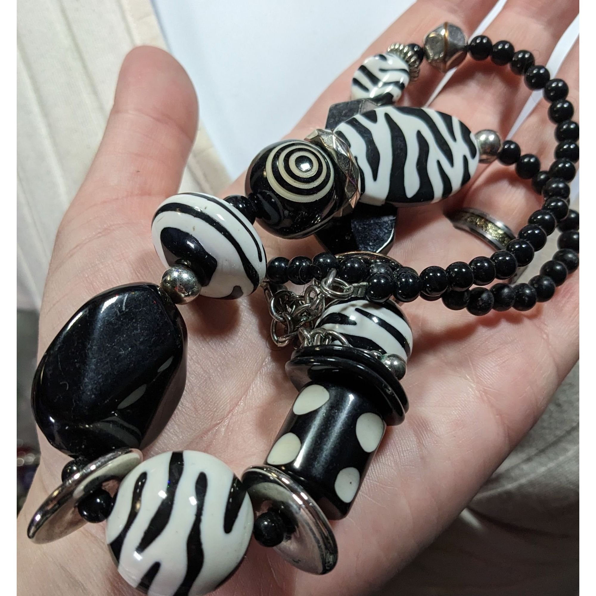 Other Funky 80s Style Black And White Geometric Pattern Beaded Nec Size ONE SIZE - 3 Thumbnail