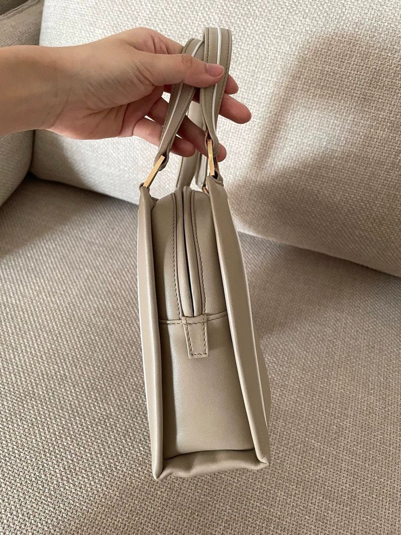 Loewe loewe Lambskin tote bag 2503-Nextarrow Size ONE SIZE - 6 Thumbnail