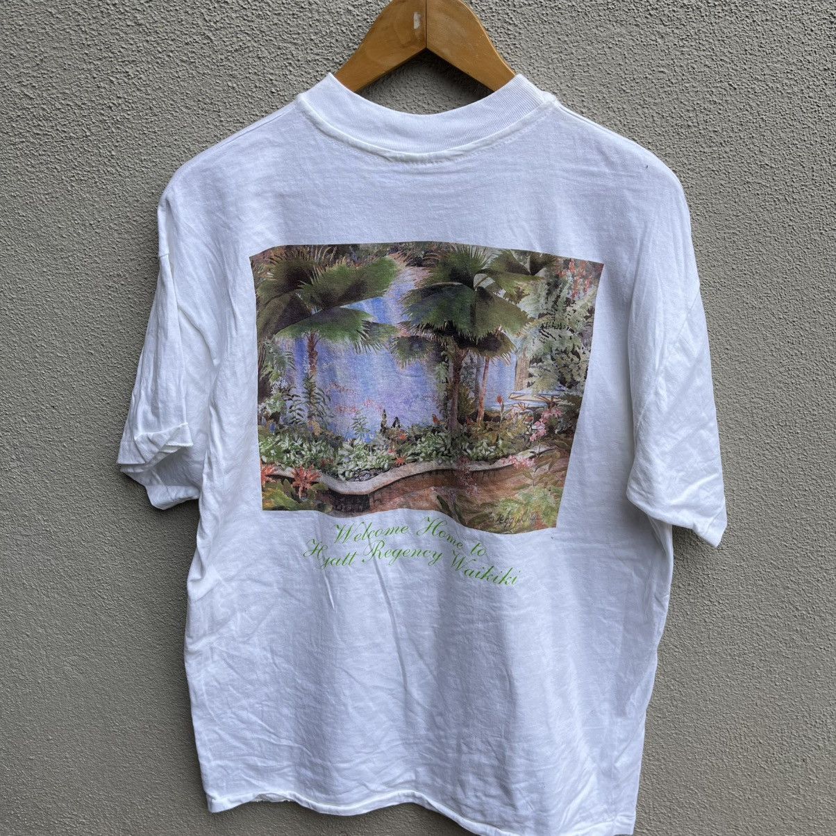 Vintage Vintage 90s HYATT Regency waikiki hawaii hotel graphic tee Size US L / EU 52-54 / 3 - 1 Thumbnail