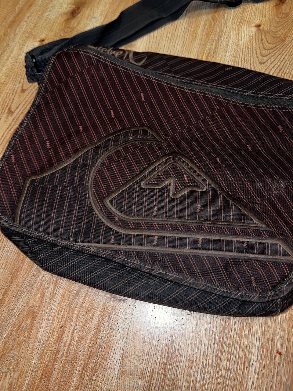 Quicksilver × Quiksilver × Vintage Vintage Quiksilver Big Logo Y2K Messenger Bag Black Size ONE SIZE - 5 Thumbnail