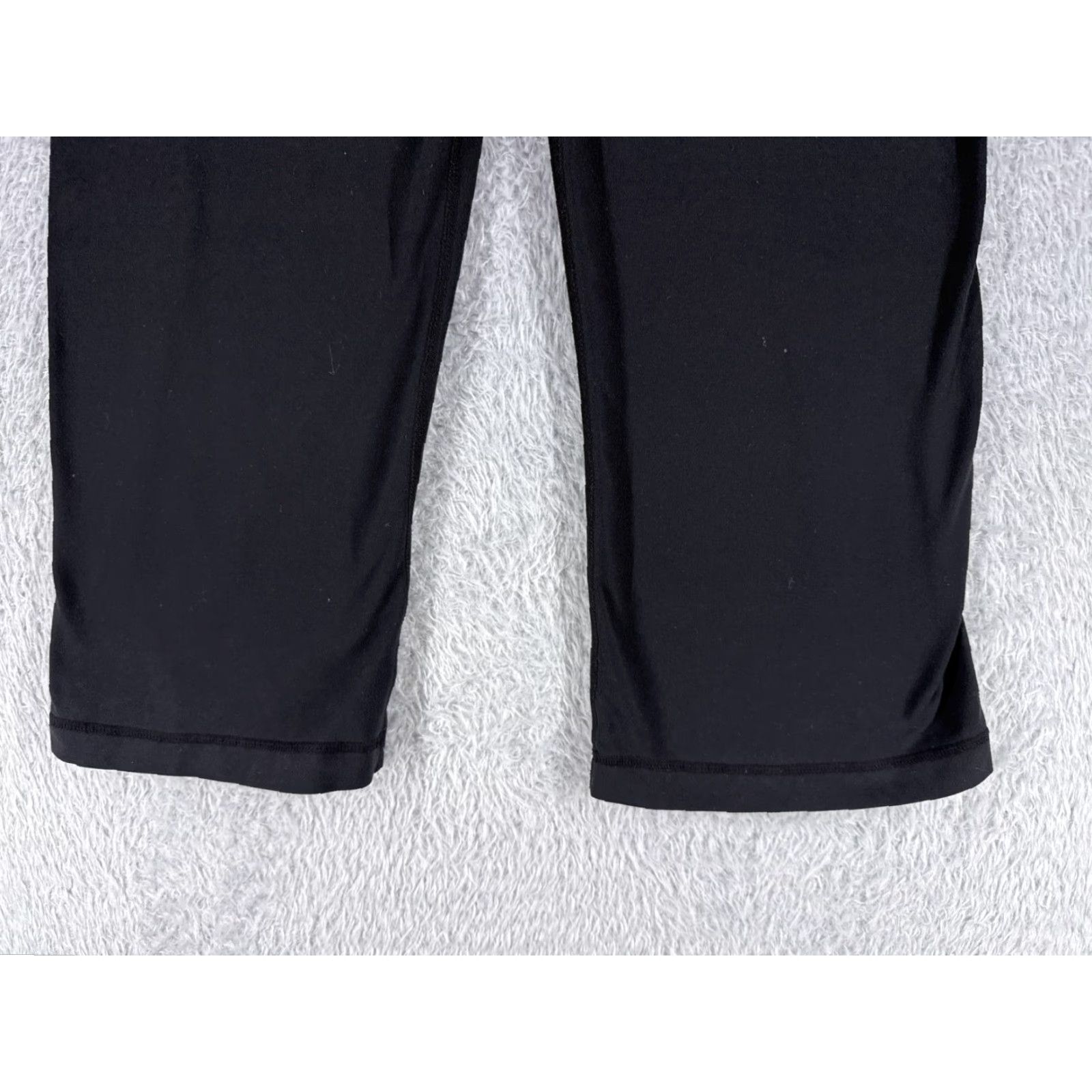 Lululemon LULULEMON Women's Pants Size 6 Black Crop Luxtreme Wide-Leg Athleisure Activewear Size 28" / US 6 / IT 42 - 2 Thumbnail