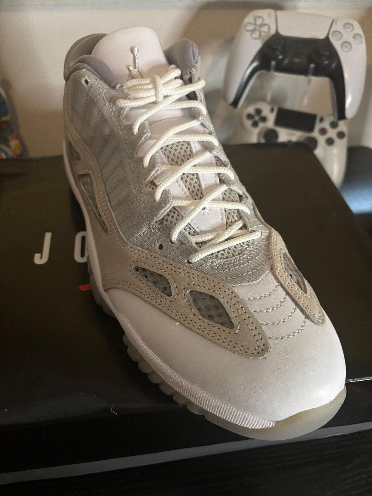 Jordan Brand Nike Air Jordan 11 Retro Low IE Size US 11 / EU 44 - 2 Thumbnail