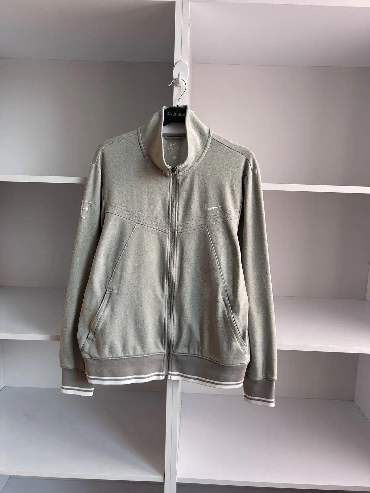 Nike × Vintage Vintage RF ROGER FEDERER GRAY NIKE TENNIS RARE JACKET Size US L / EU 52-54 / 3 - 4 Thumbnail