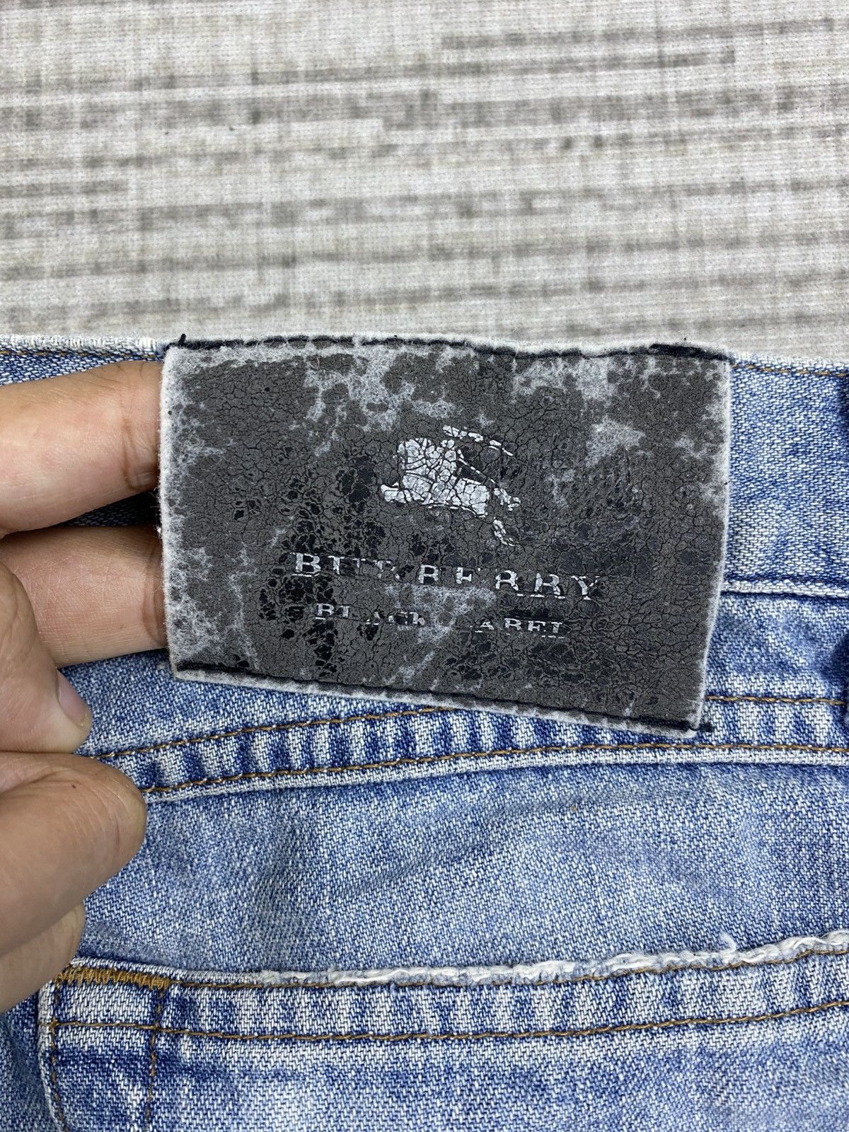 Burberry × Japanese Brand × Vintage Vintage Burberry Black Label Distressed Denim Pants Size US 30 / EU 46 - 16 Thumbnail