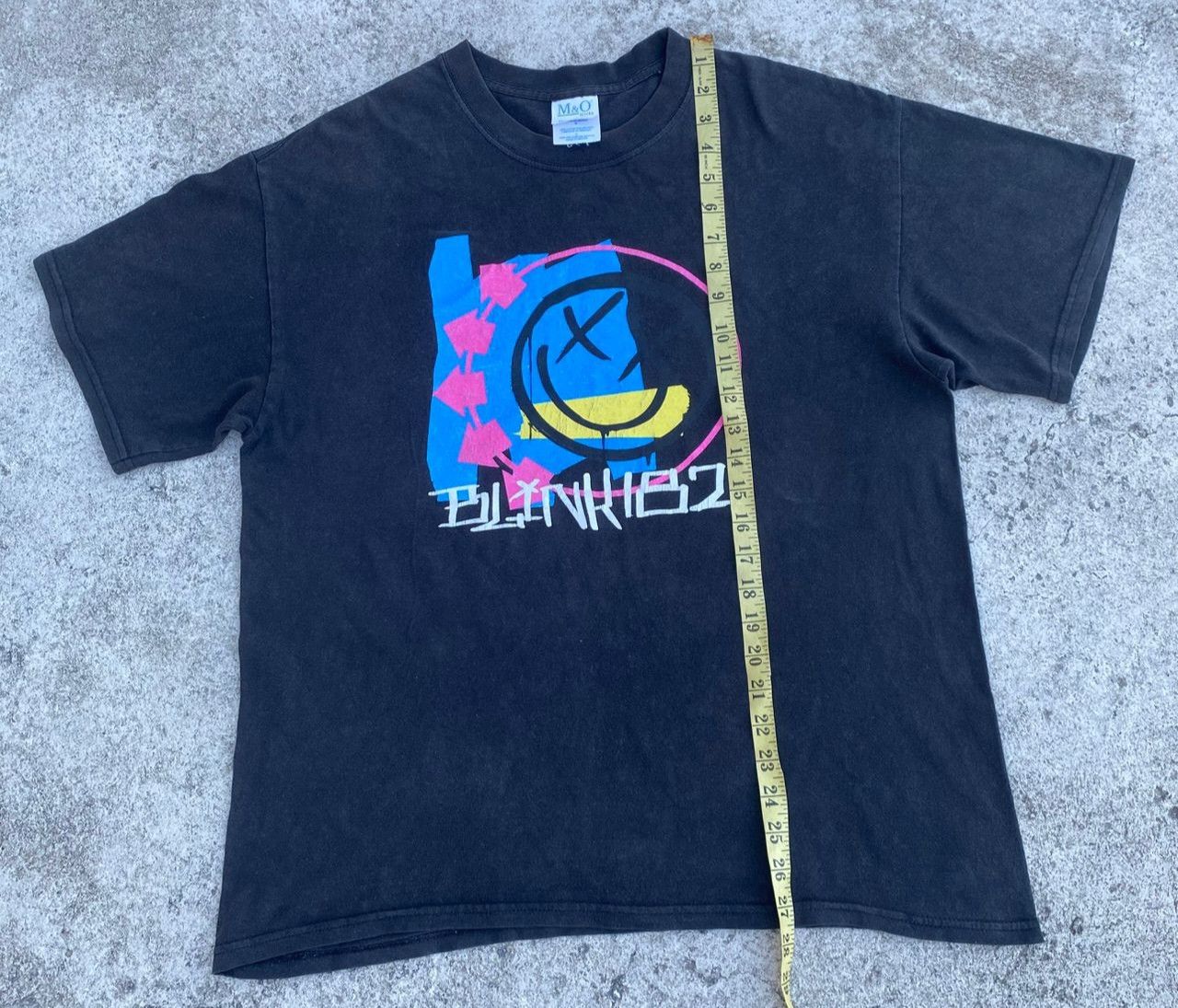 Band Tees Vintage Blink 182 Punk Rock Band Tshirt Size US L / EU 52-54 / 3 - 5 Thumbnail