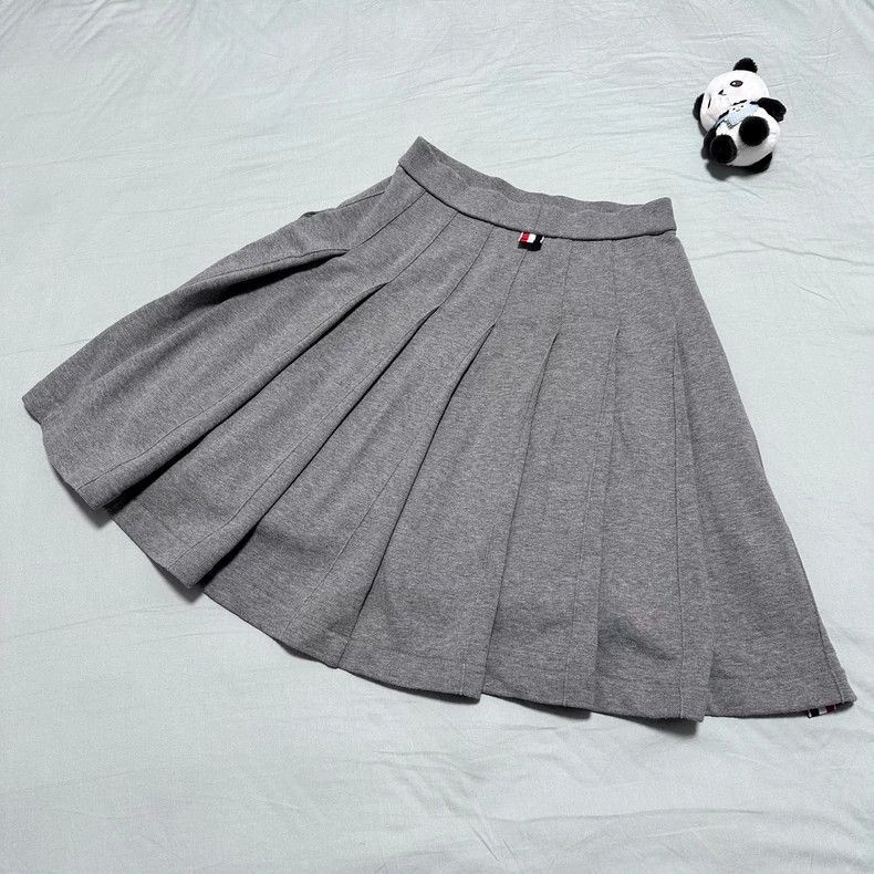 Thom Browne Thom Browne Gray knitted pleated skirt 2503-Nextarrow Size 25" / US 0 / IT 36 - 2 Thumbnail