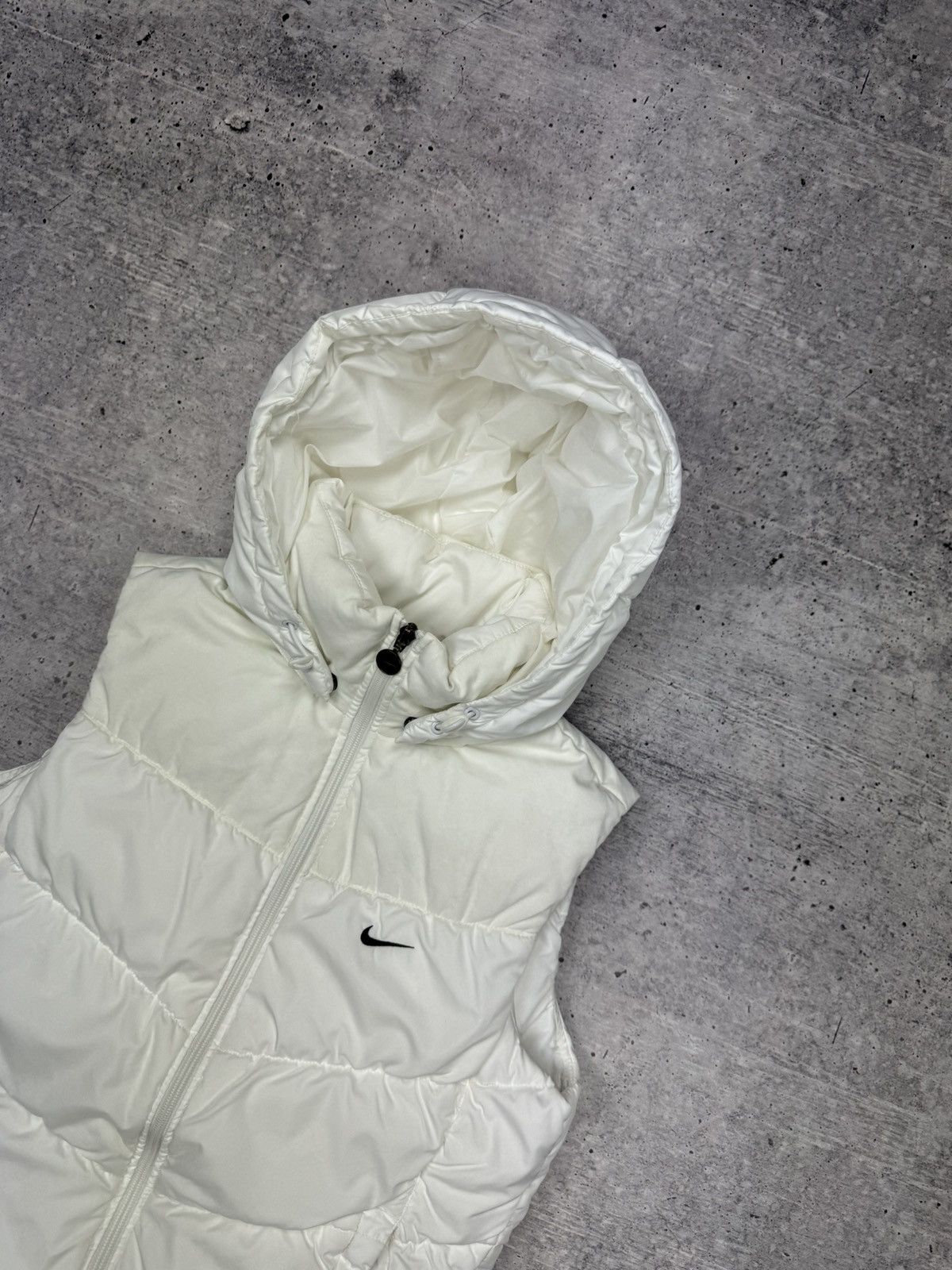 Nike × Vintage Vintage Nike Swoosh 90’s Y2K Style White Hooded Puffer Vest Size M / US 6-8 / IT 42-44 - 4 Thumbnail