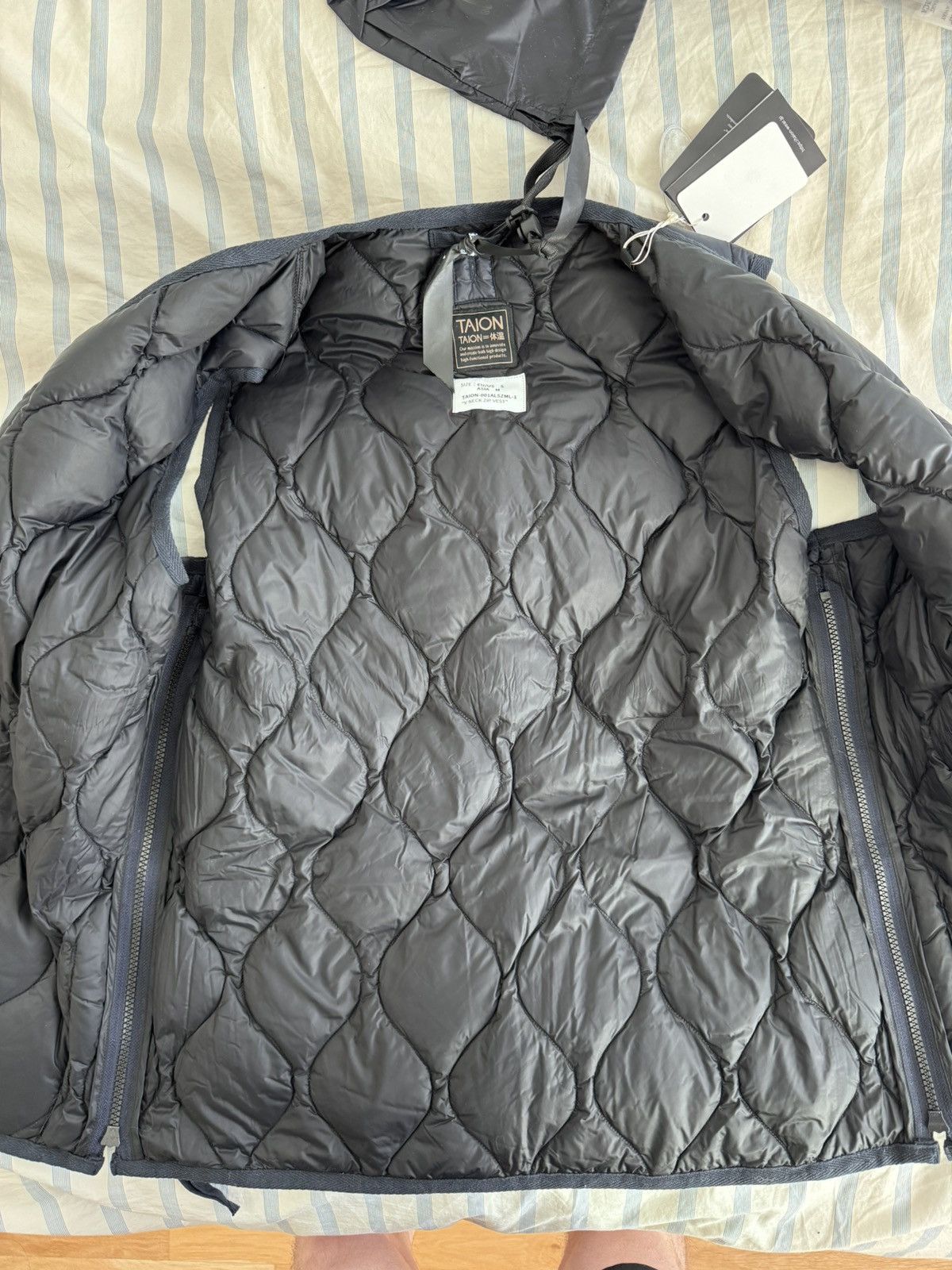 TAION Taion Military V-Neck Soft Shell Down Vest Size US S / EU 44-46 / 1 - 2 Thumbnail