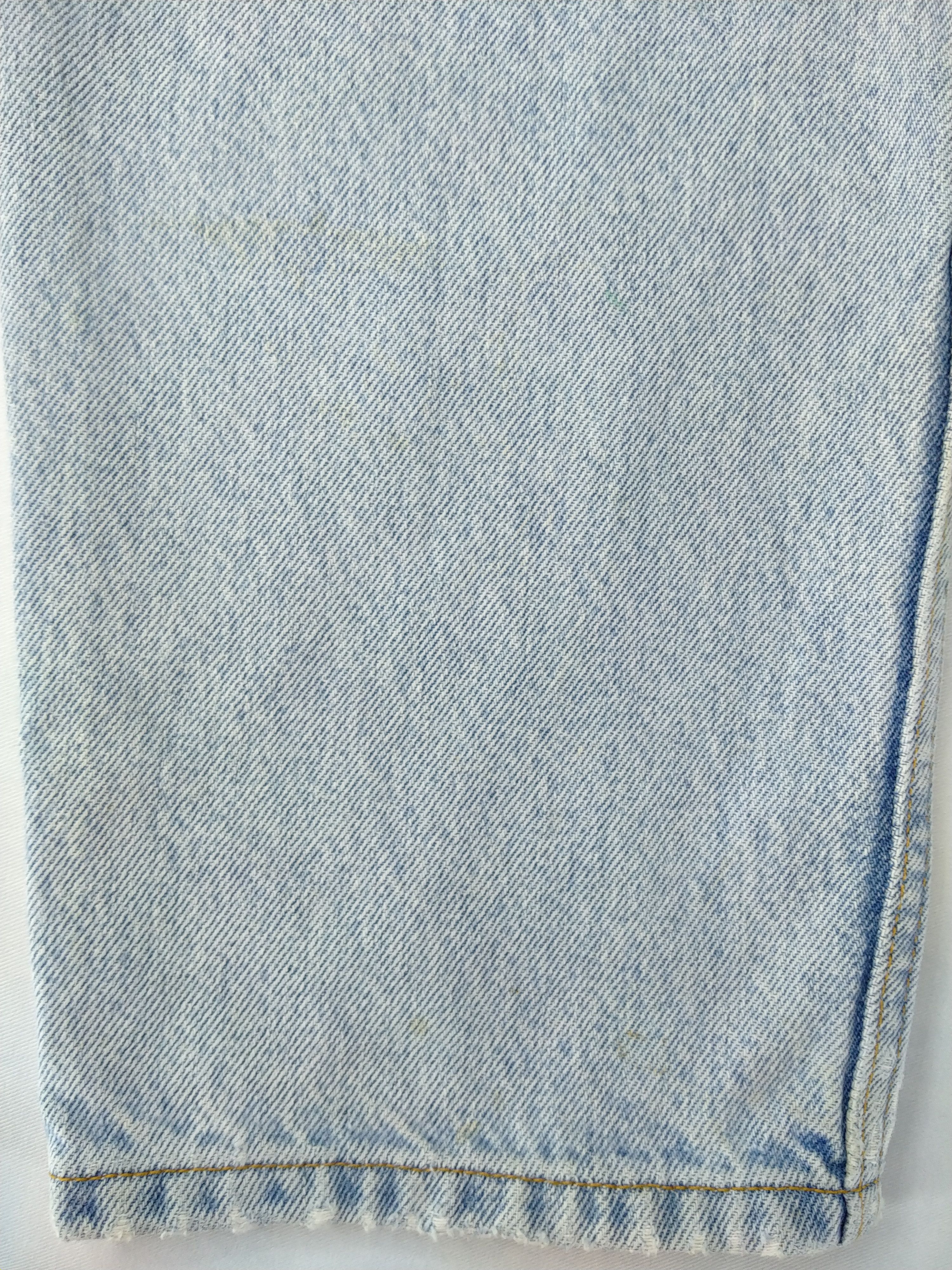 Levi's Light Wash Vintage Levi's 550 Relaxed Fit Denim 33x31 -JN487 Size US 33 - 14 Thumbnail
