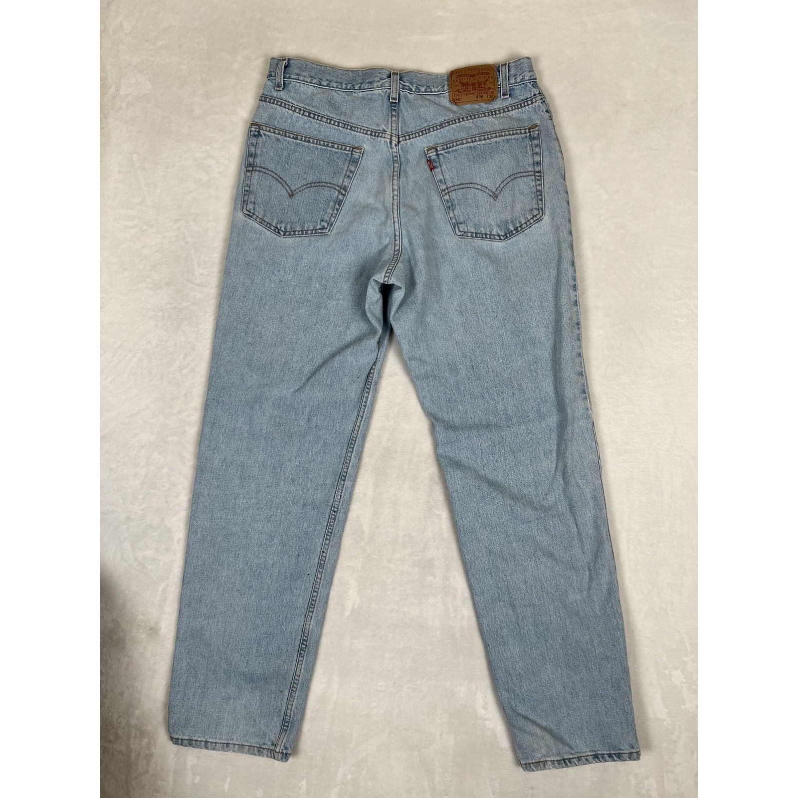 Levi's VTG Levis 550 Jeans Mens 36x34 Blue Light Wash Relaxed Fit T Size US 36 / EU 52 - 8 Thumbnail