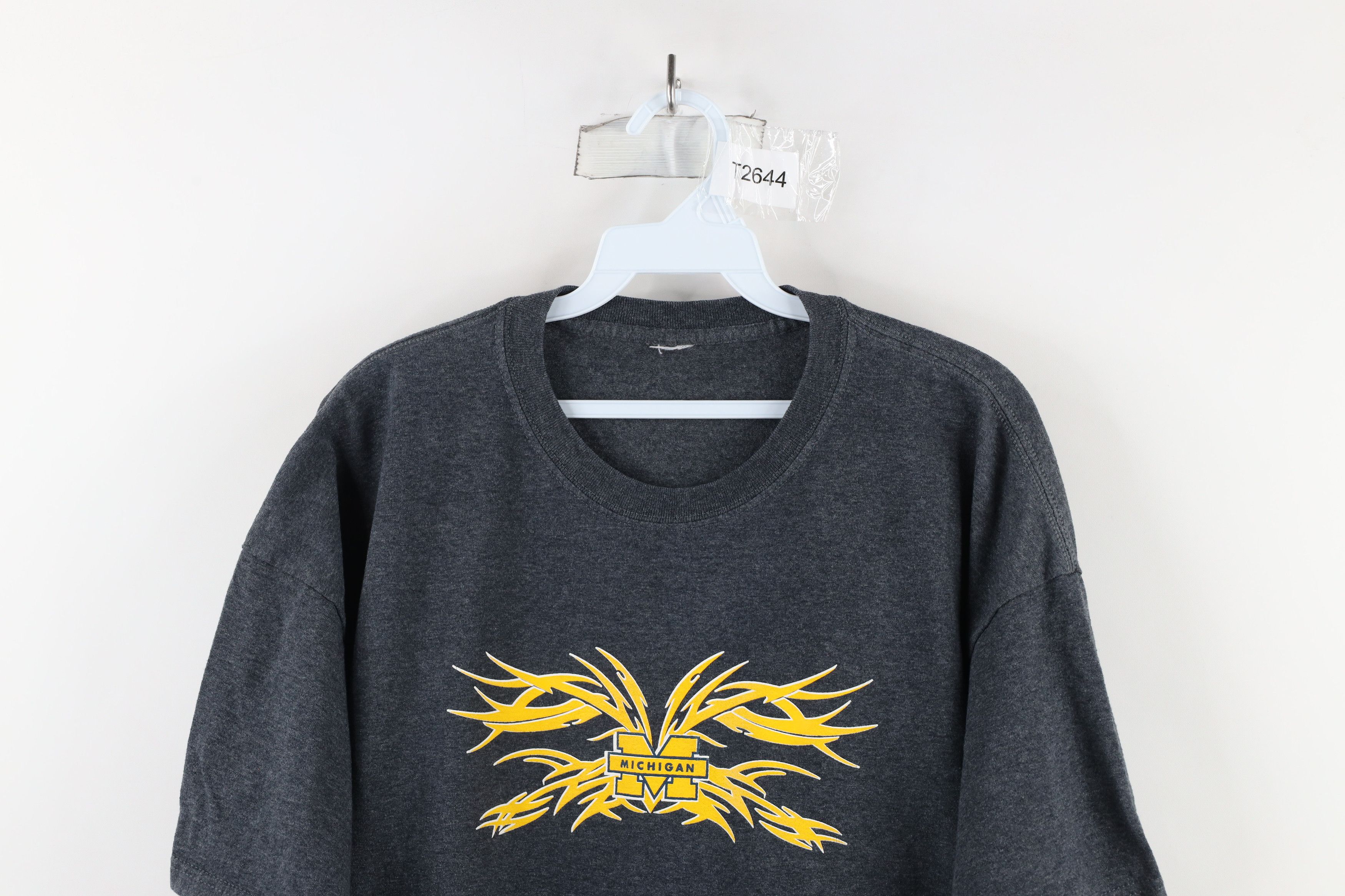 Vintage Vintage 90s Out University of Michigan Tribal T-Shirt Gray Size US XXL / EU 58 / 5 - 2 Thumbnail
