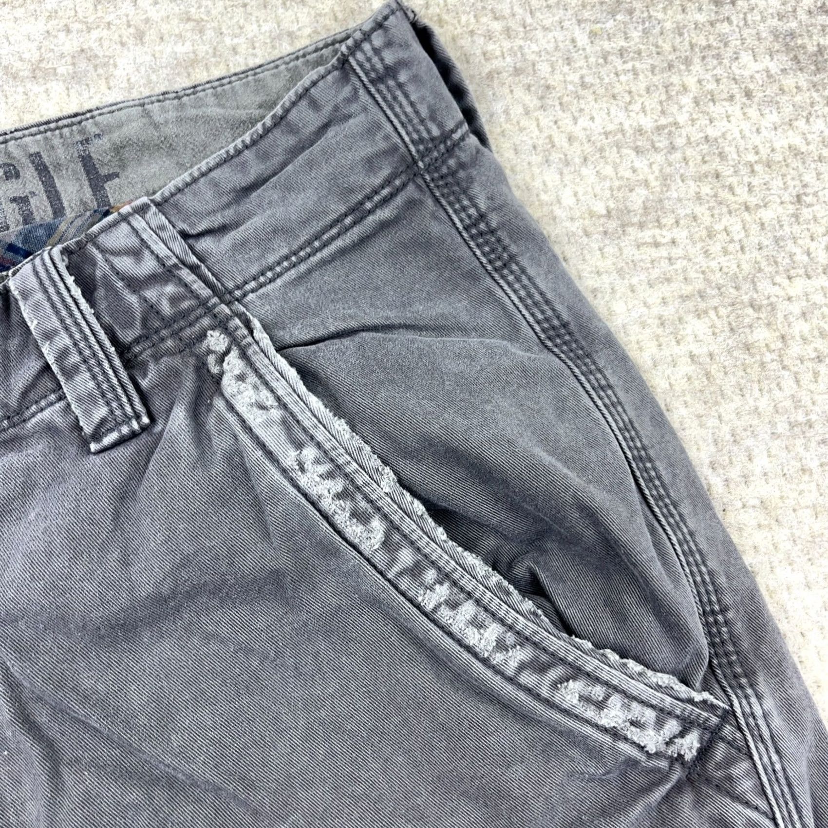 American Eagle Outfitters VINTAGE American Eagle Shorts Men 34 Gray Y2K Chino Loose Baggy Faded Skate Size US 34 / EU 50 - 4 Thumbnail