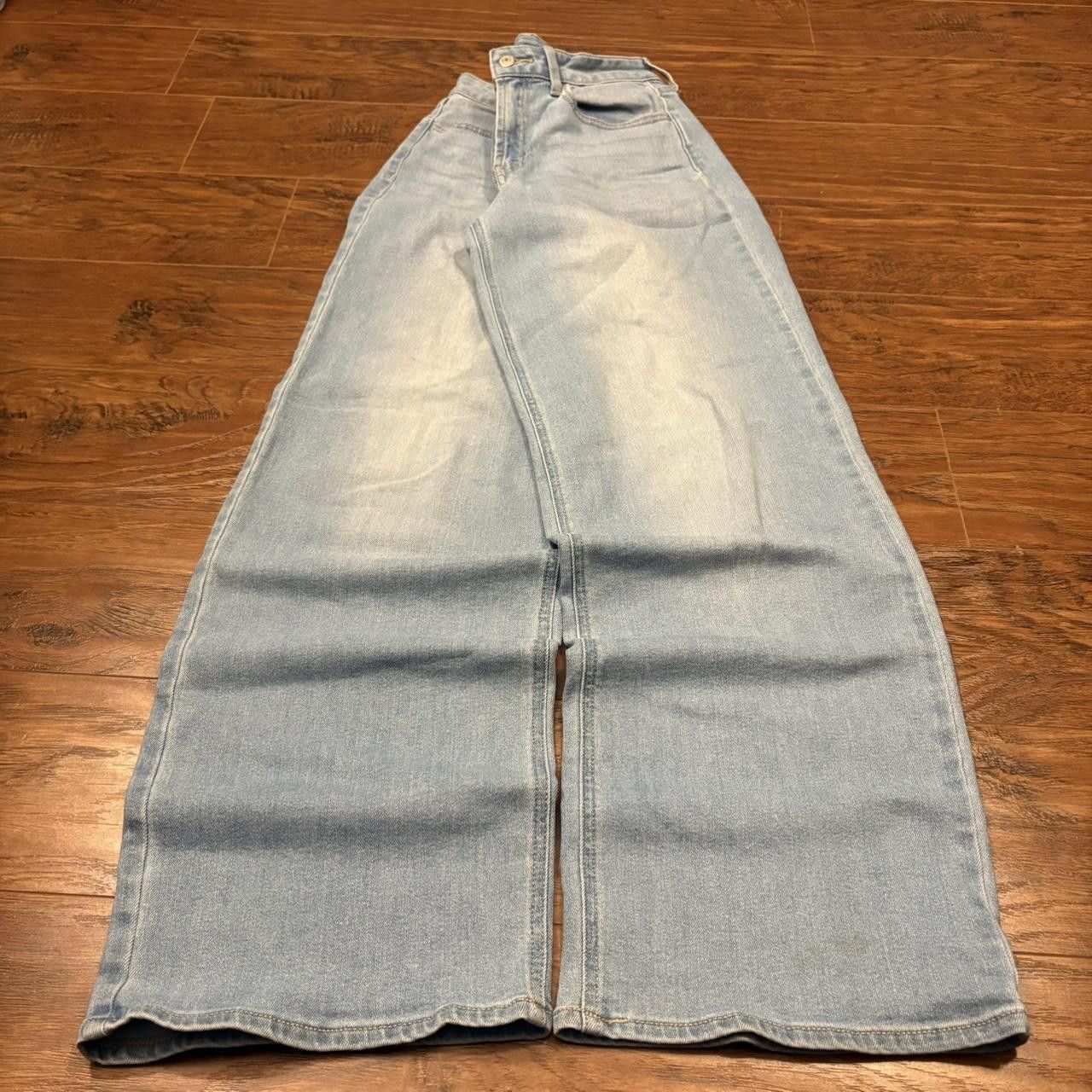 Old Navy Crazy Vintage Y2K/2000s Baggy Wideleg Old Navy Light Blue Wash Denim Jeans! Size US 29 - 1 Thumbnail