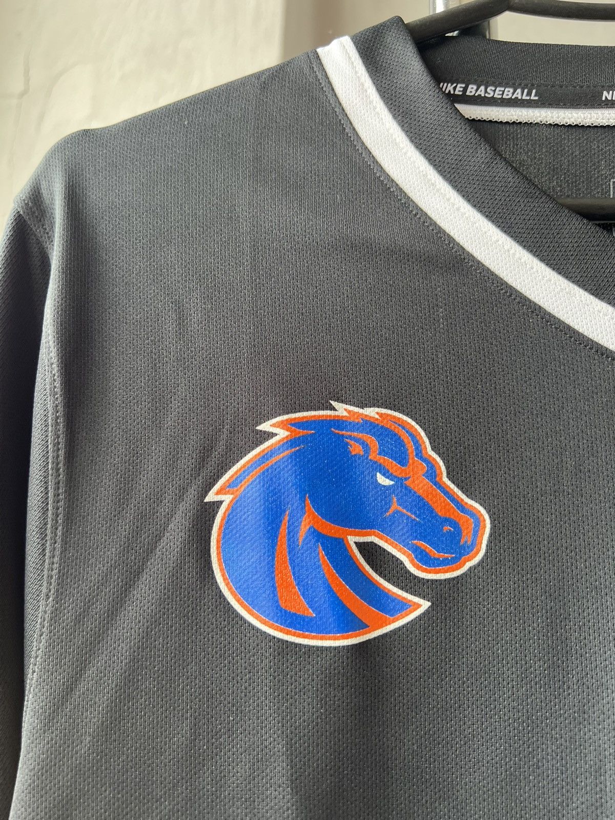 Nike NIKE BOISE STATE BRONCOS BASEBALL JERSEY SHIRT MEN’S NWT NEW Size US M / EU 48-50 / 2 - 5 Thumbnail