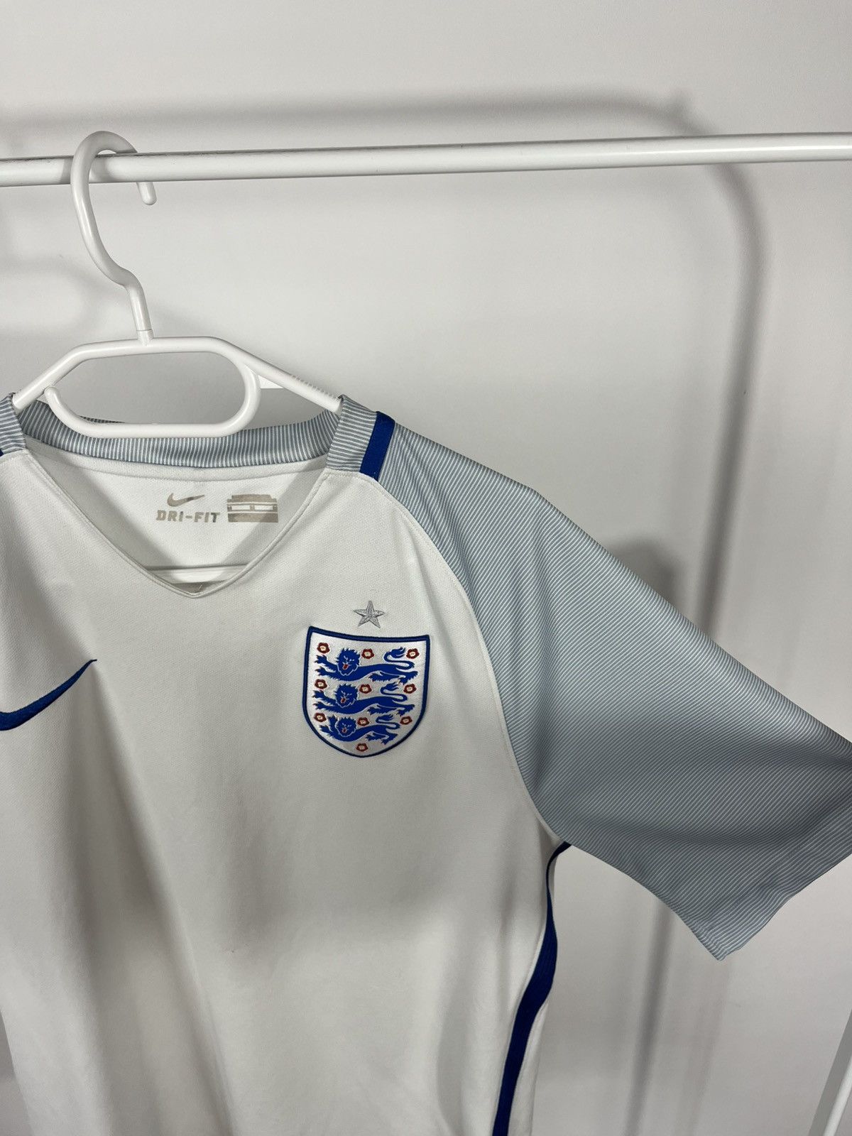 Nike Nike England Home Jersey 2016 Euro Dri-Fit Size M Size US M / EU 48-50 / 2 - 8 Thumbnail