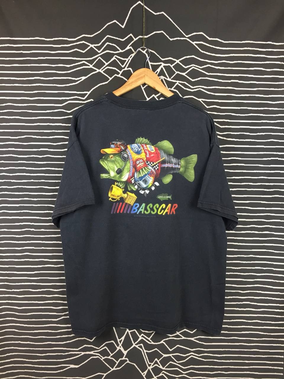 Vintage Vtg Y2K Life’s A Bass Basscar Fish Racing Tee Size US XL / EU 56 / 4 - 1 Thumbnail