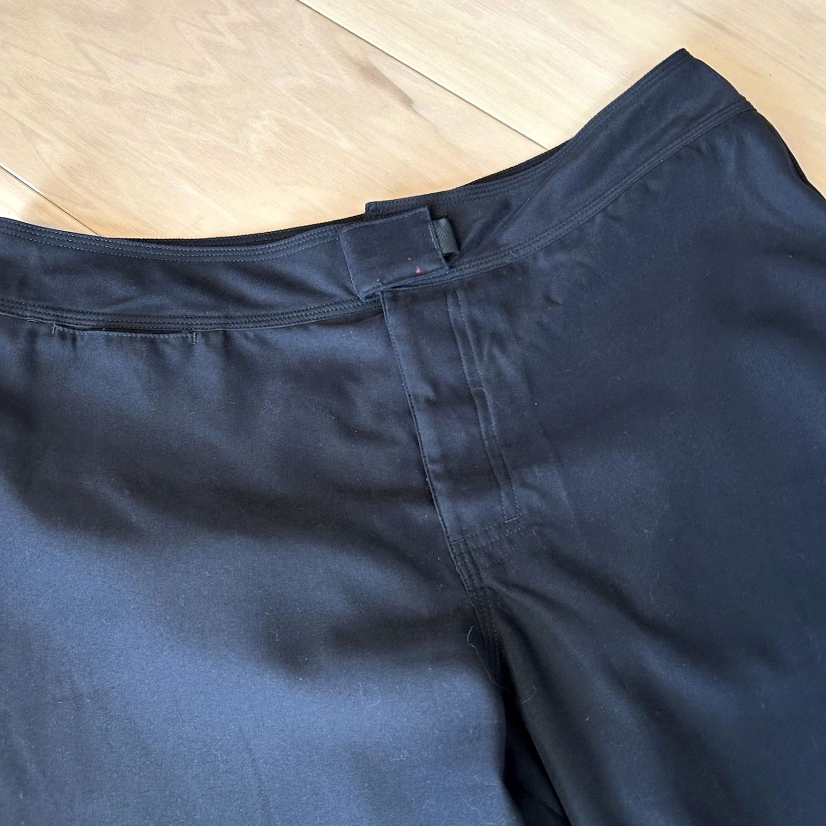 Patagonia Patagonia Pataloha Capris In Black Women’s 10 Capri Women Black 30 Inseam 23 In 11 Rise Beach Hawaiian Preppy Logo Vintage No Size ONE SIZE - 2 Thumbnail